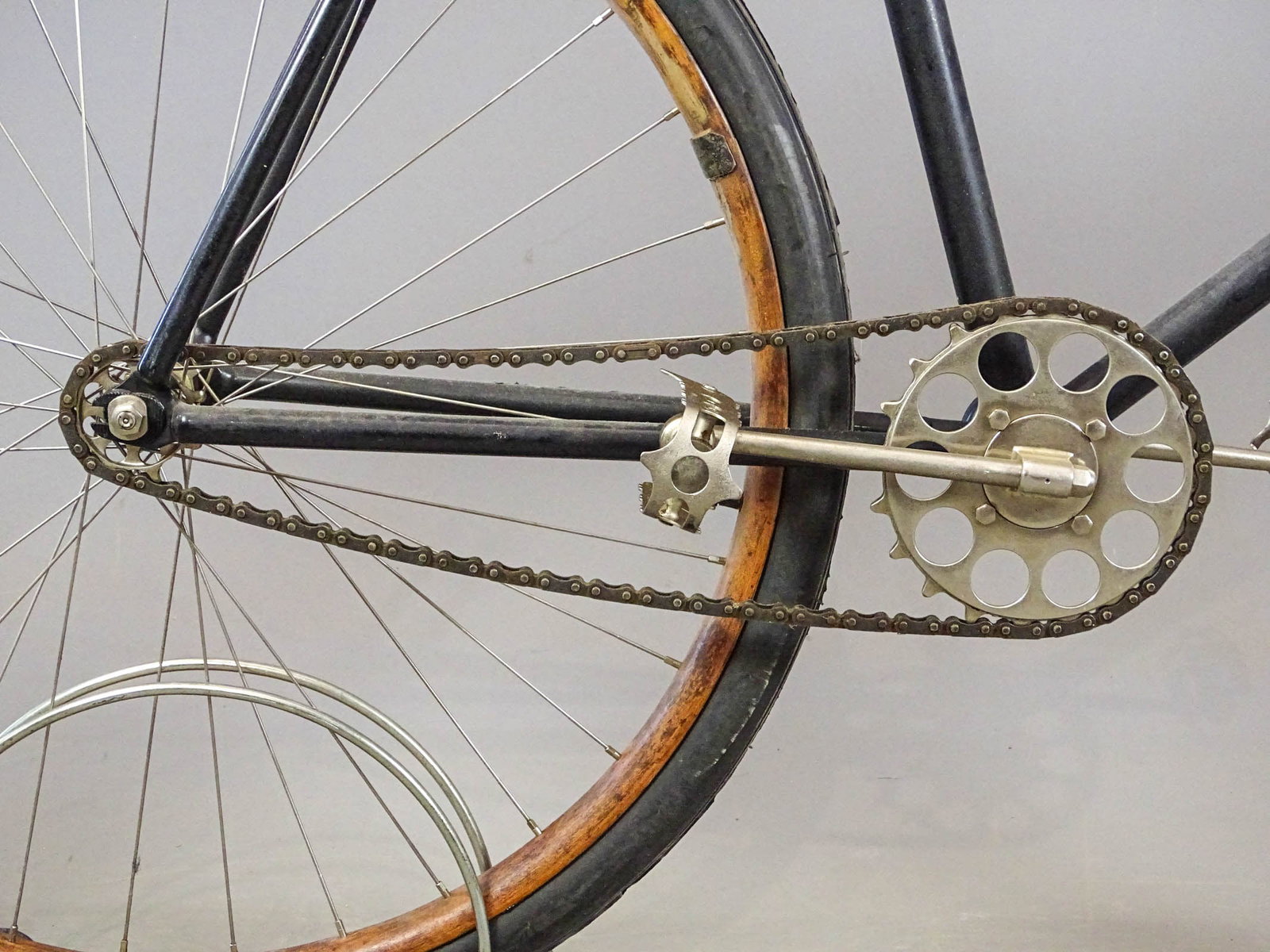 Victor Pneumatic Safety Bicycle - 2