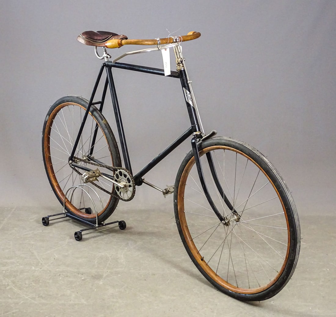 Victor Pneumatic Safety Bicycle - 4