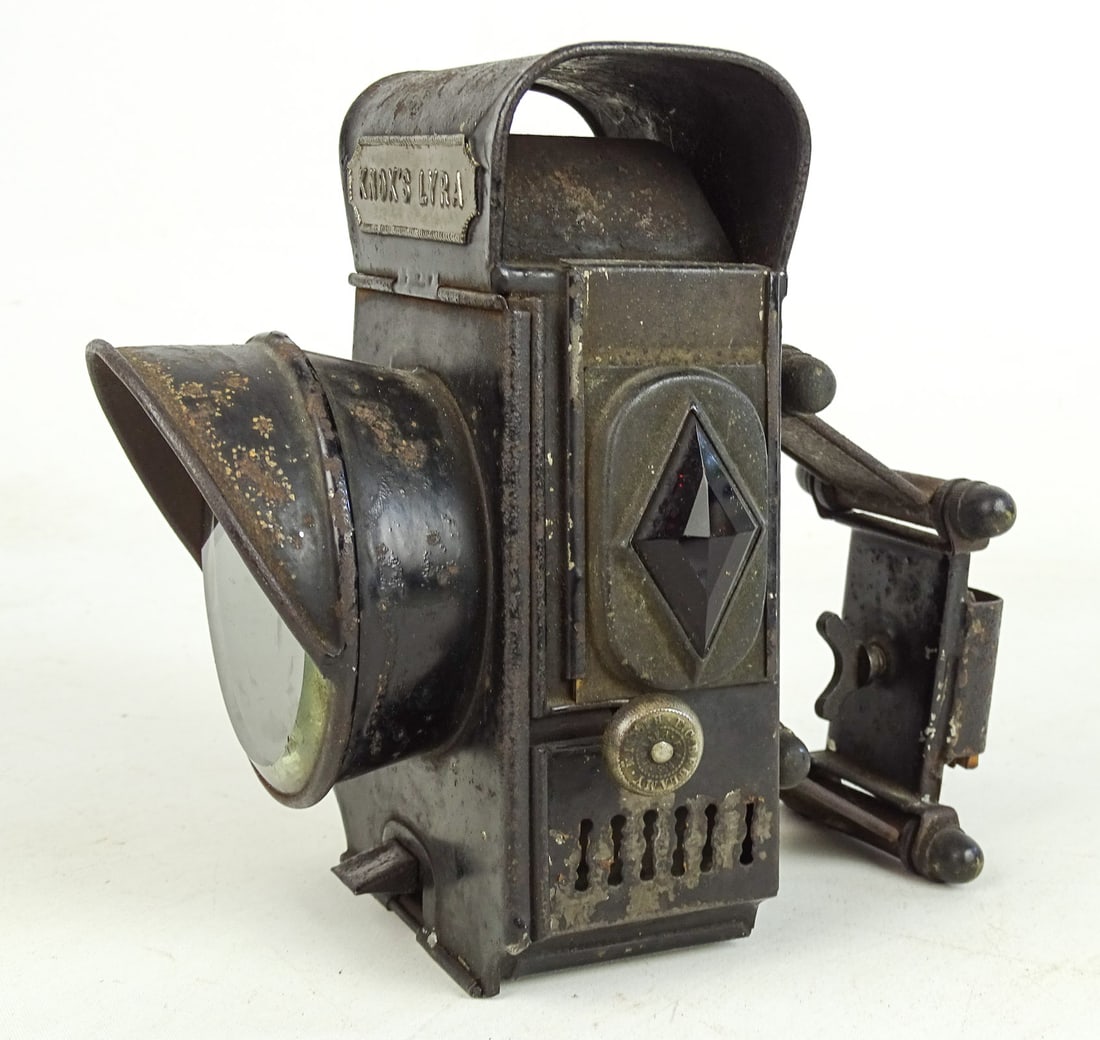 The Lyra Lamp: The "Lyra" Henry Knox - Birmingham England - likely collaboration with the Miller Lamp Co. - wick winder marked E.C. Bellamy Birmingham - a nice original hard tire safety lamp in the large 7 inch