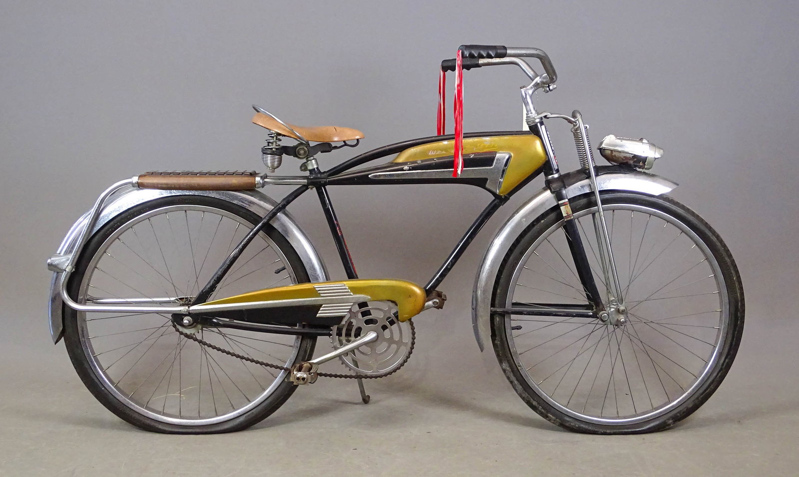 Western Flyer "53" Deluxe" Bicycle: Western Flyer "53 Deluxe" balloon tire bicycle. Spring front. Western Flyer front light. Rear carrier. Original condition.