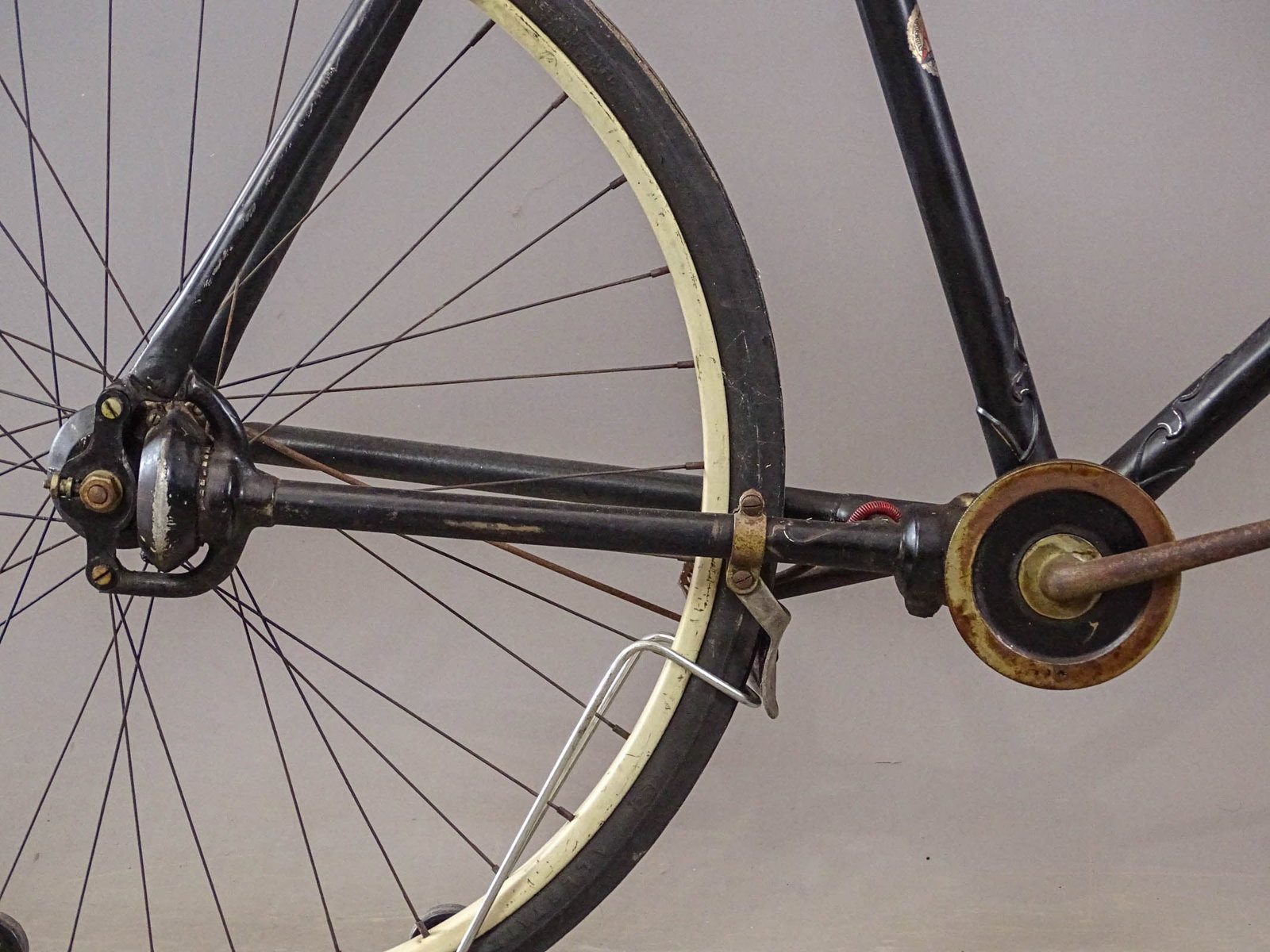 Rambler Chainless Pneumatic Safety Bicycle - 2