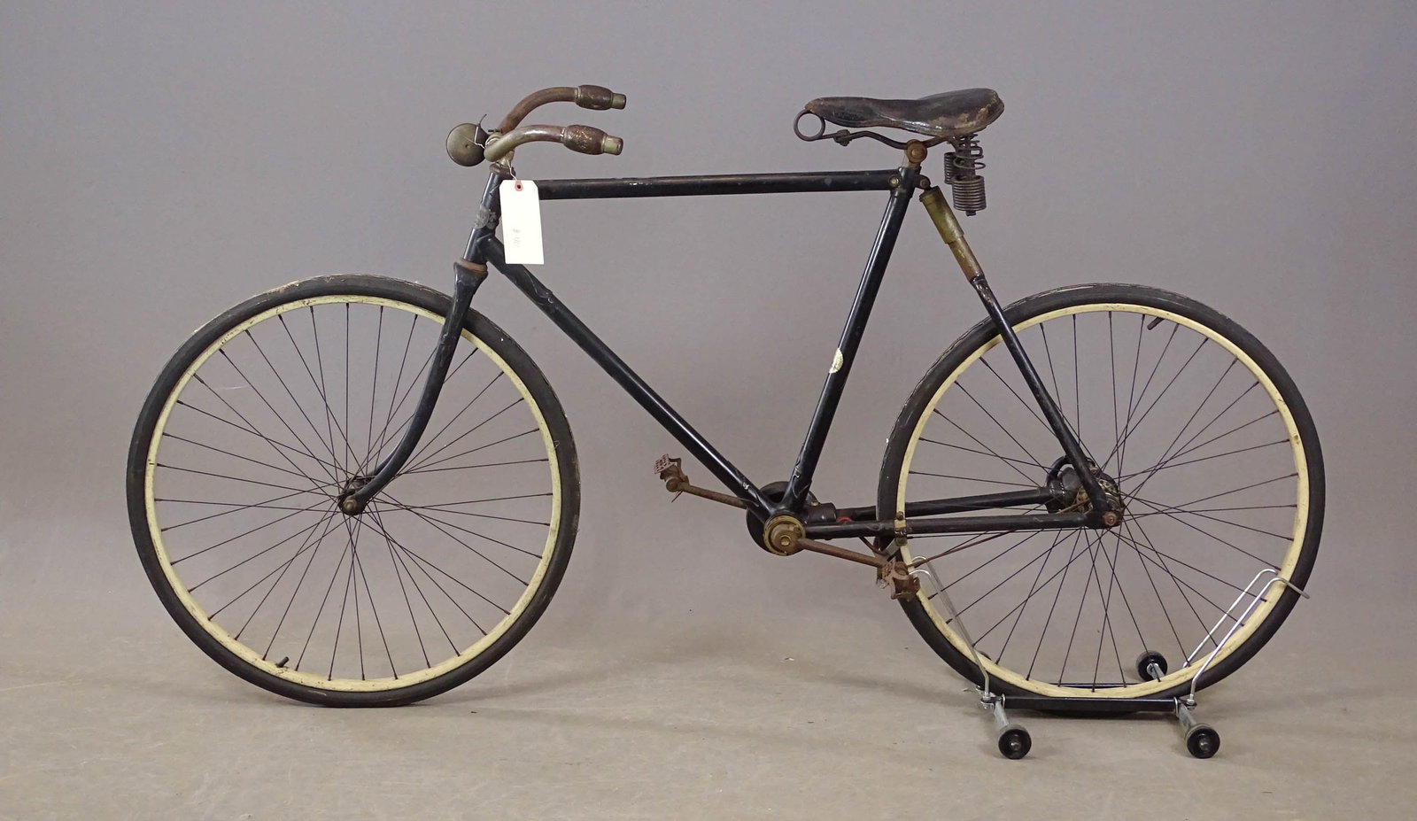 Rambler Chainless Pneumatic Safety Bicycle - 8