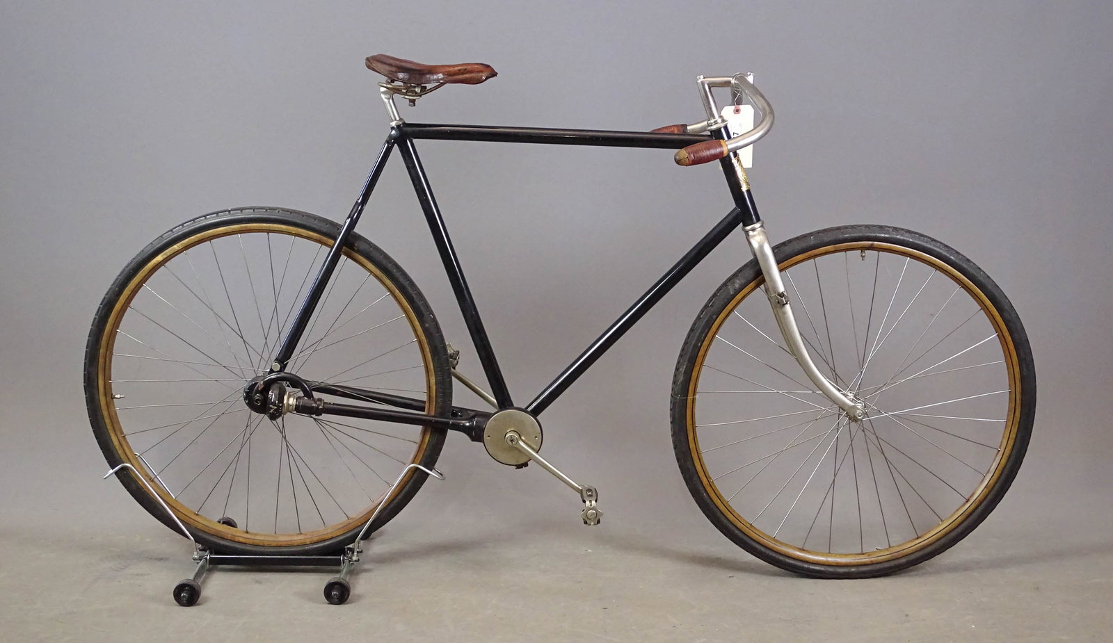 Monarch Model 94 Chainless Bicycle: 1901 Monarch Model 94 Chainless serial # 72220. 24" frame. Manufactured by the Monarch Cycle Mfg Co., 42 Halsted St. Chicago. Nickel fork, original period saddle, original pedals with rubber, front