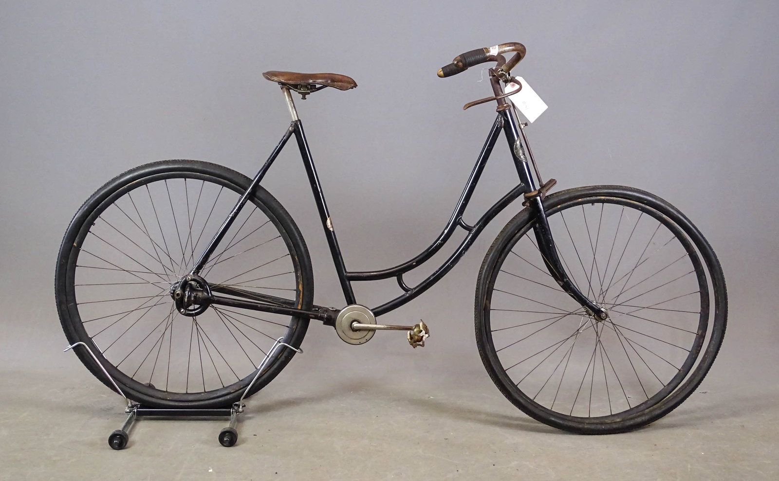 C. 1901 Columbia Model 75 Bicycle (1 of 9)