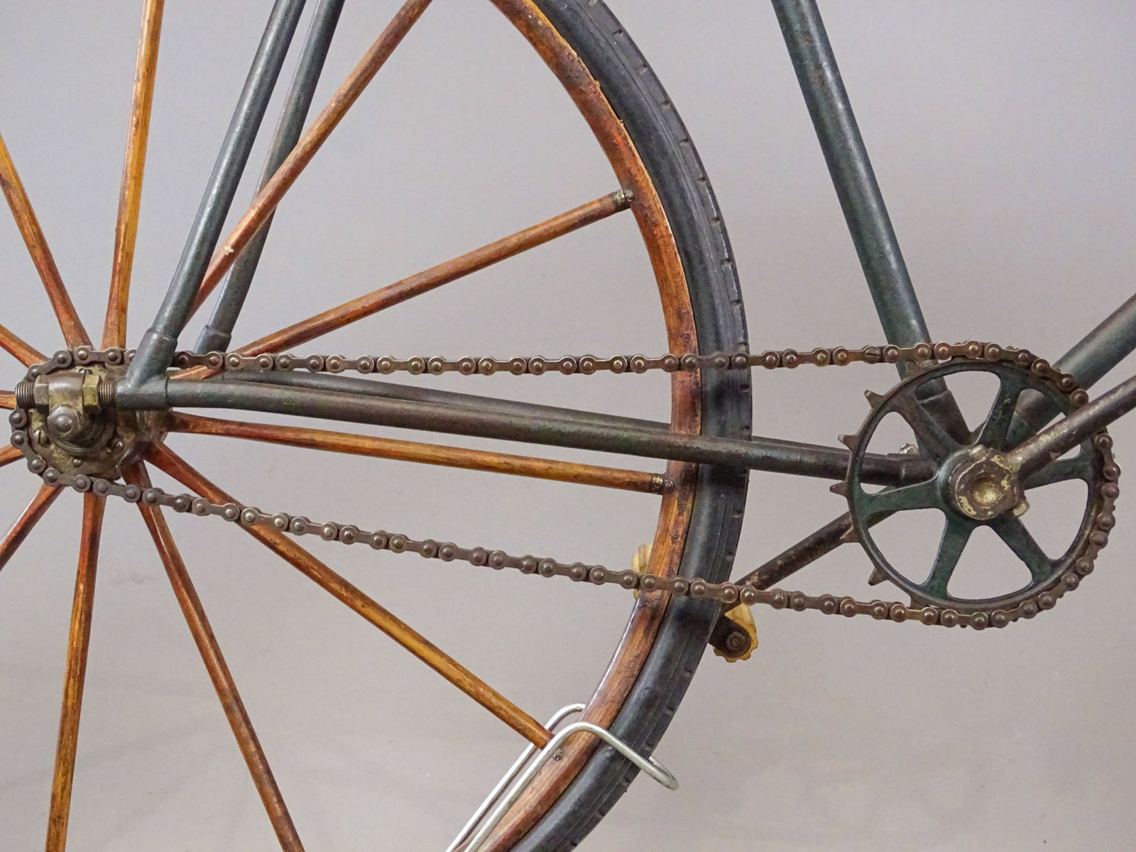 Hickory Pneumatic Safety Bicycle - 2