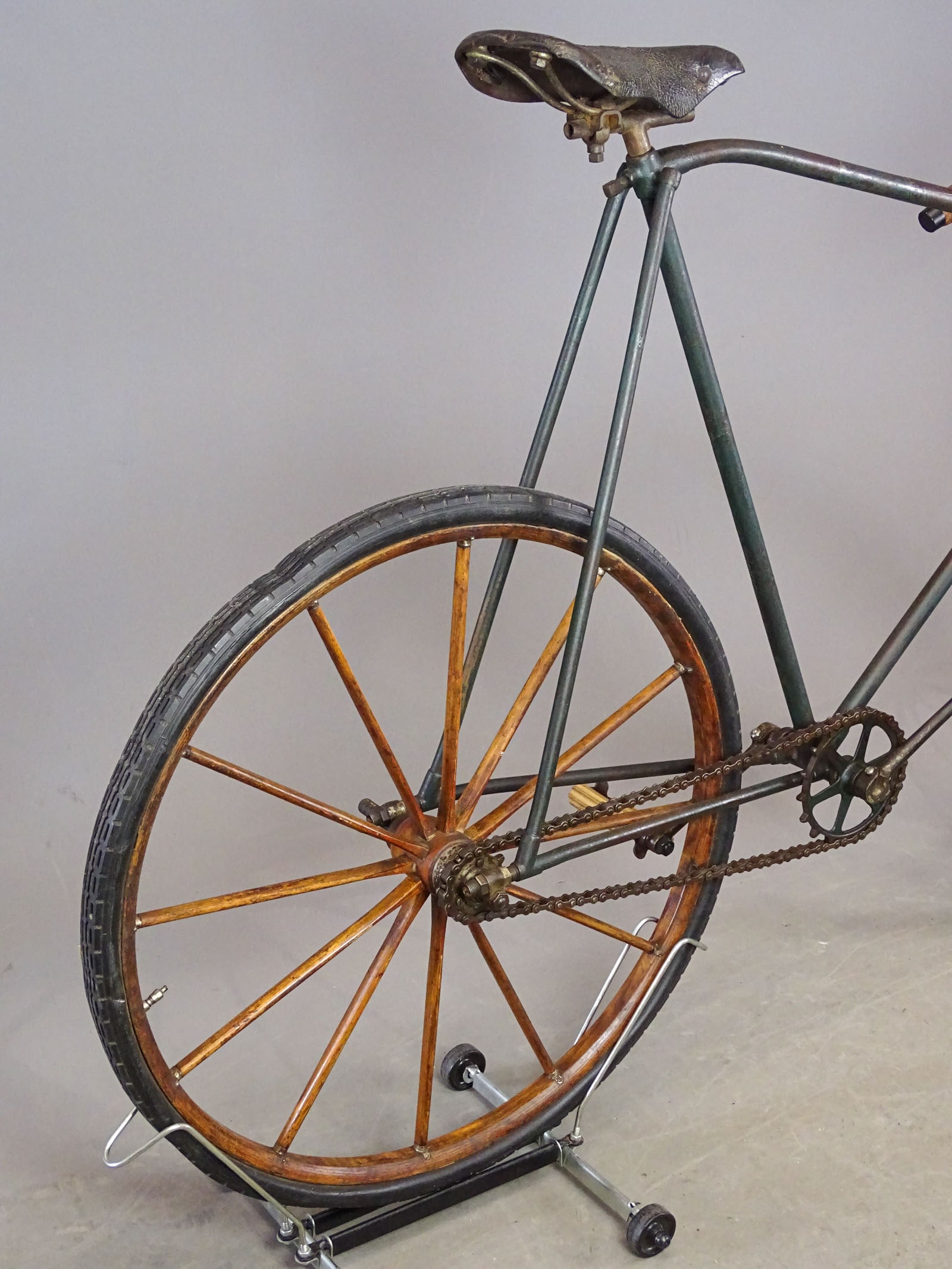 Hickory Pneumatic Safety Bicycle - 4