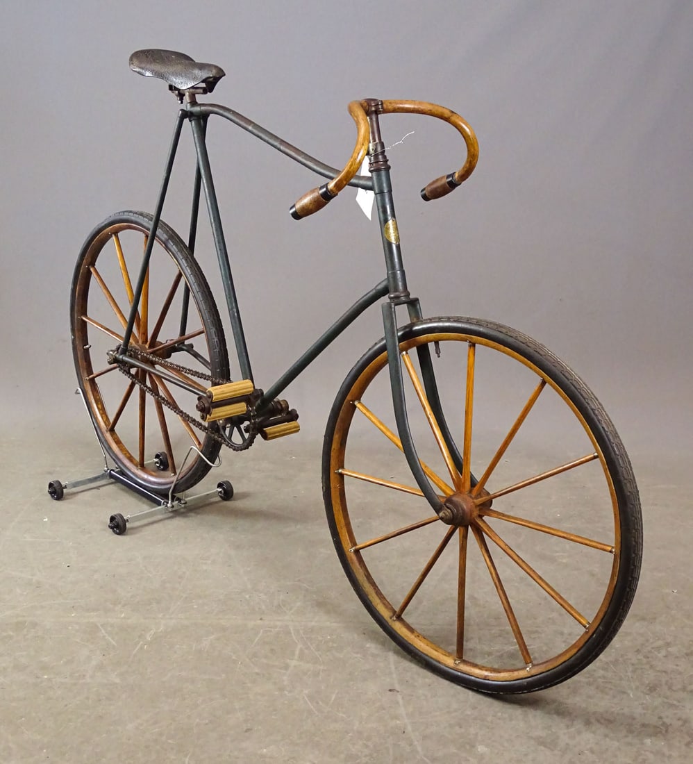 Hickory Pneumatic Safety Bicycle - 5