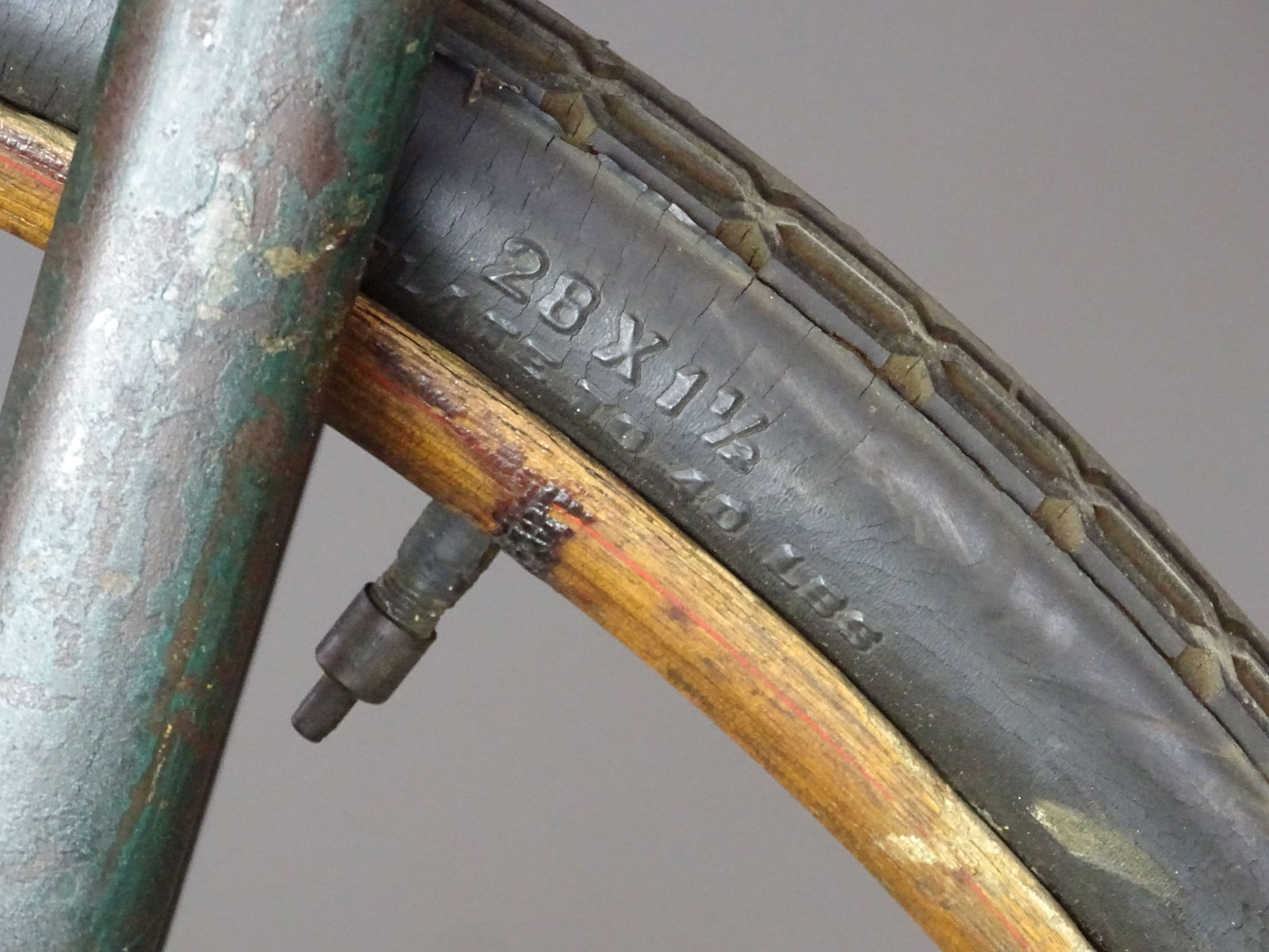 Hickory Pneumatic Safety Bicycle - 9