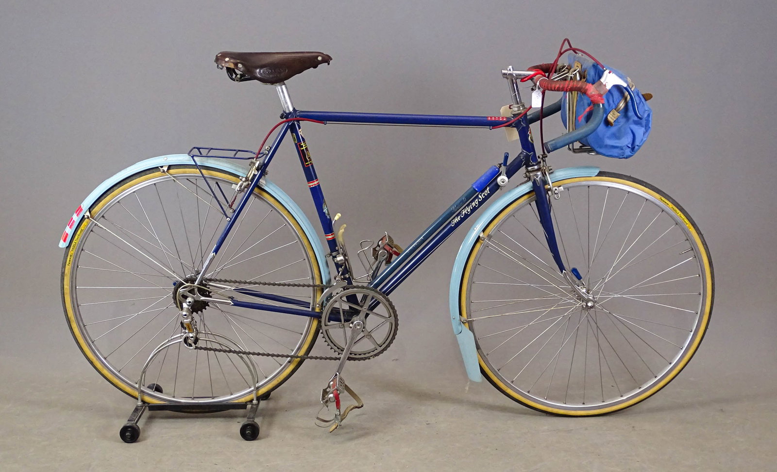 Flying Scott Bicycle: Flying Scott "Continental" 1957. A superb sport touring bicycle from one of the United Kingdoms premier builders. Reynolds 531 frame, Williams chain set, Simplex Derailleurs, etc. Nice original paint