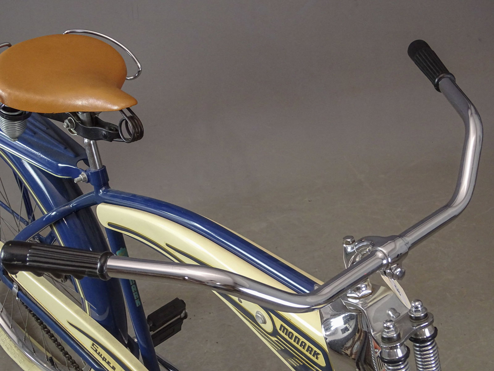 Monark Super Deluxe Bicycle - 9