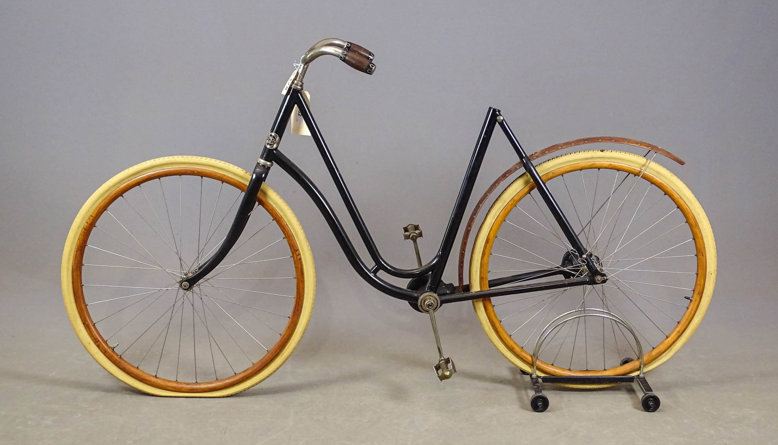 Crescent Ladies Safety Bicycle - 10