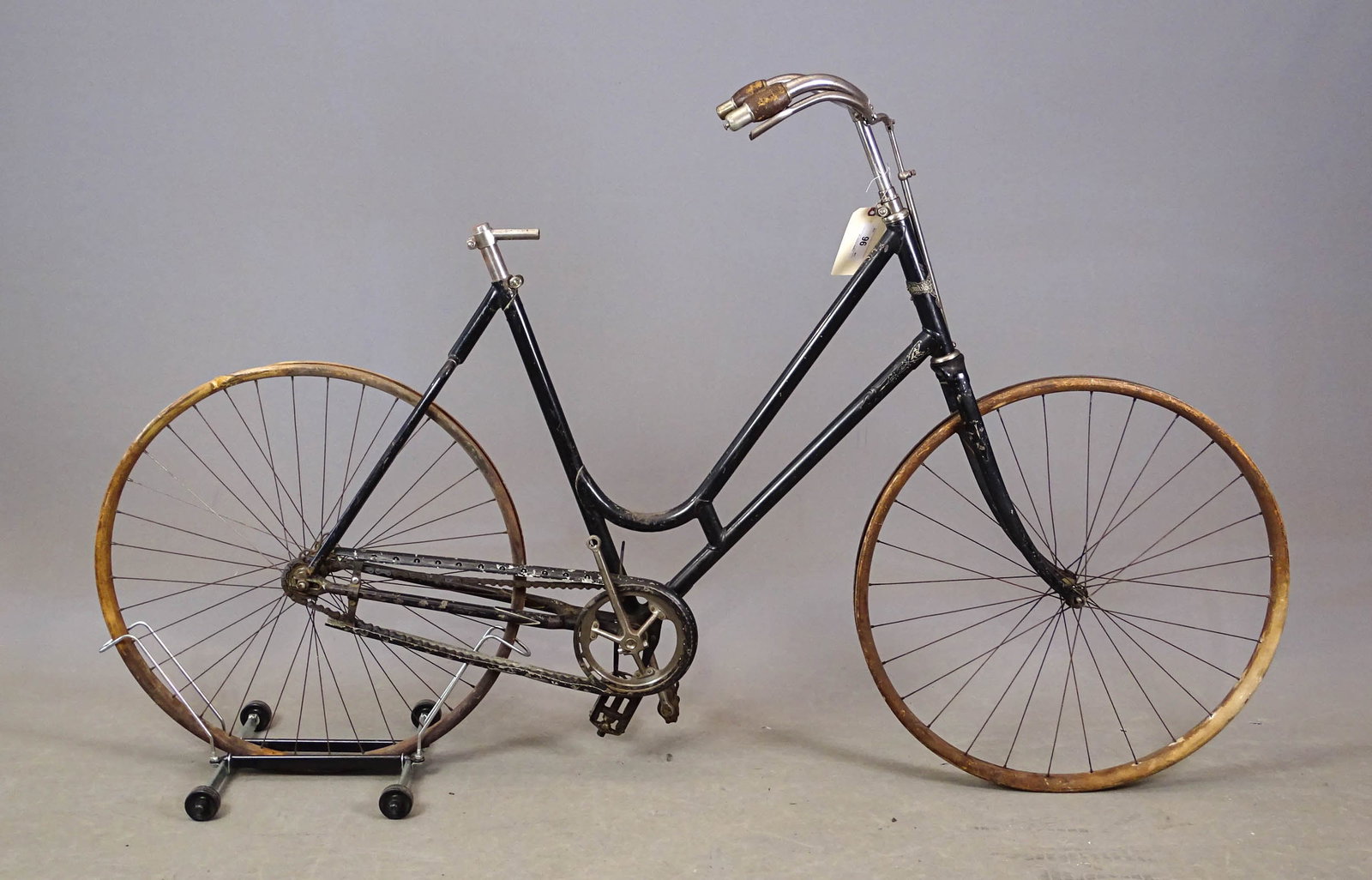 Gormully & Jeffery Pneumatic Safety Bicycle: Gormully & Jeffery Pneumatic Safety bicycle. 22" frame. Barn find condition. Mark Mattei Collection.