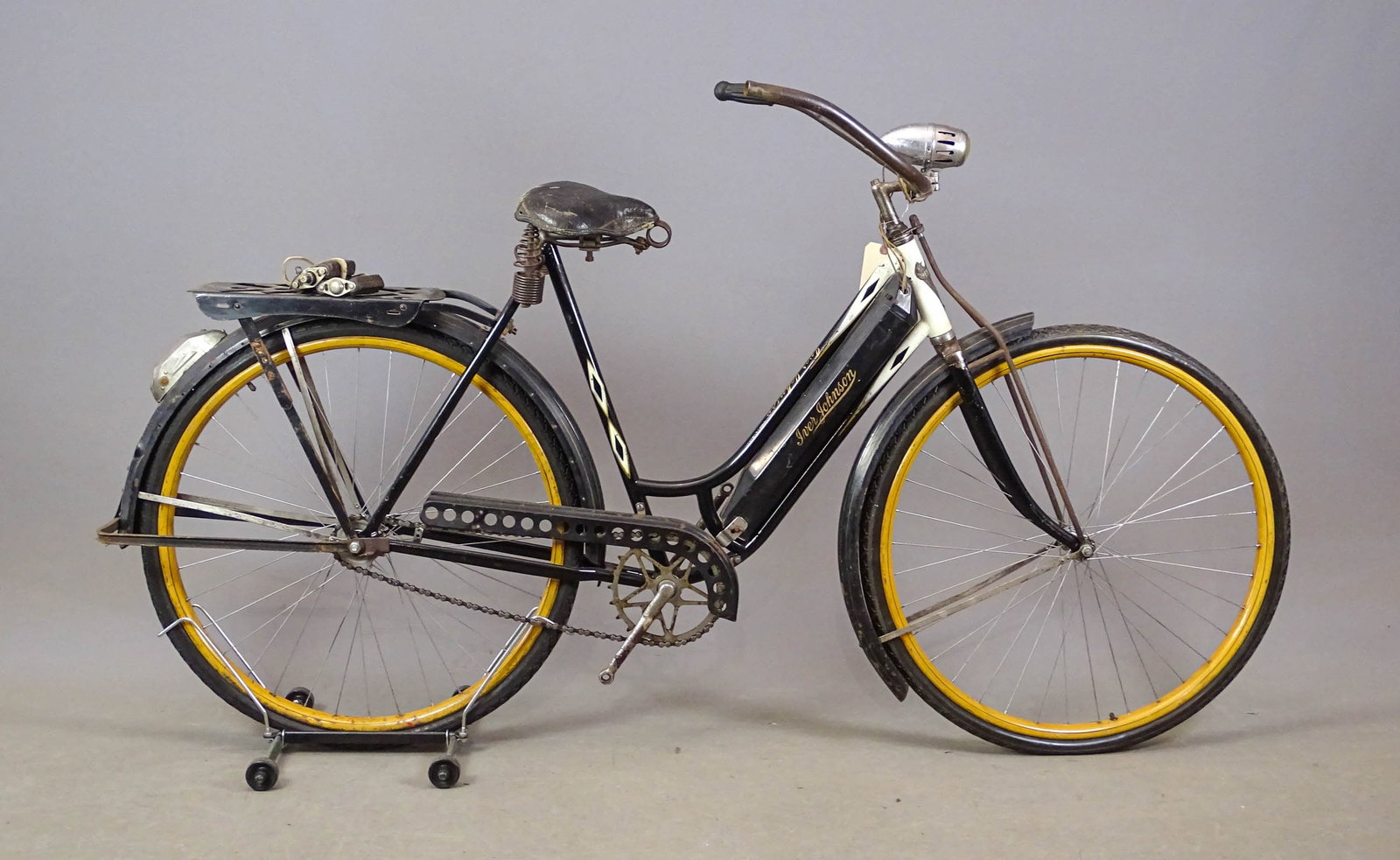 Iver Johnson Octo-Tank Bicycle (1 of 12)