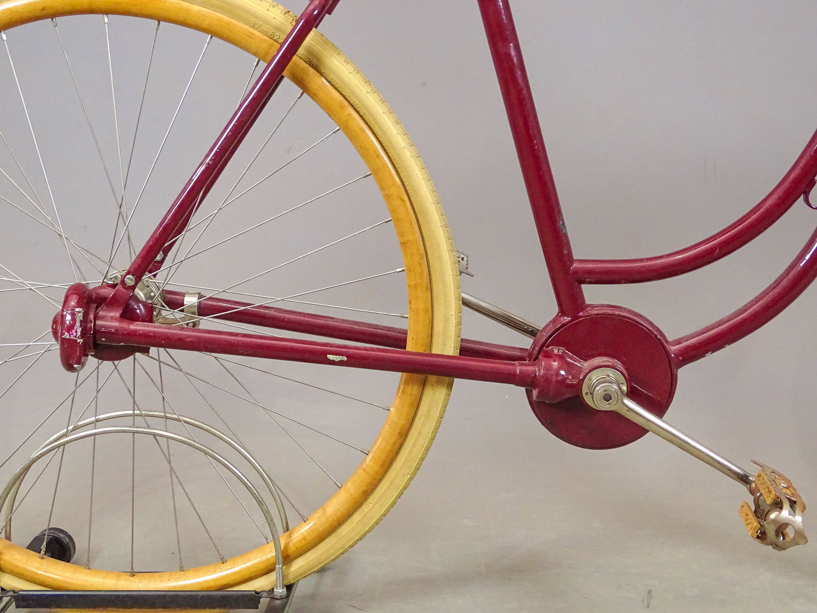 Pierce Pneumatic Safety Bicycle - 2