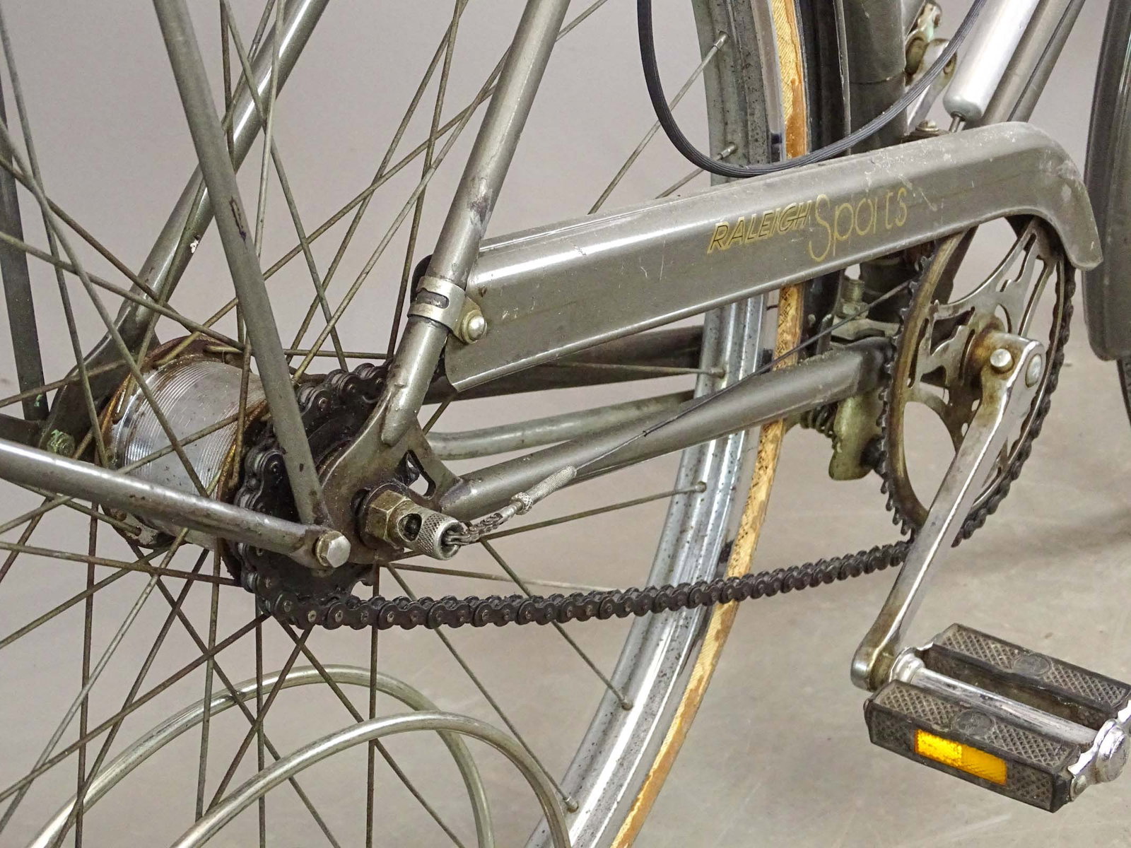 Raleigh Mixte Frame Bicycle - 3