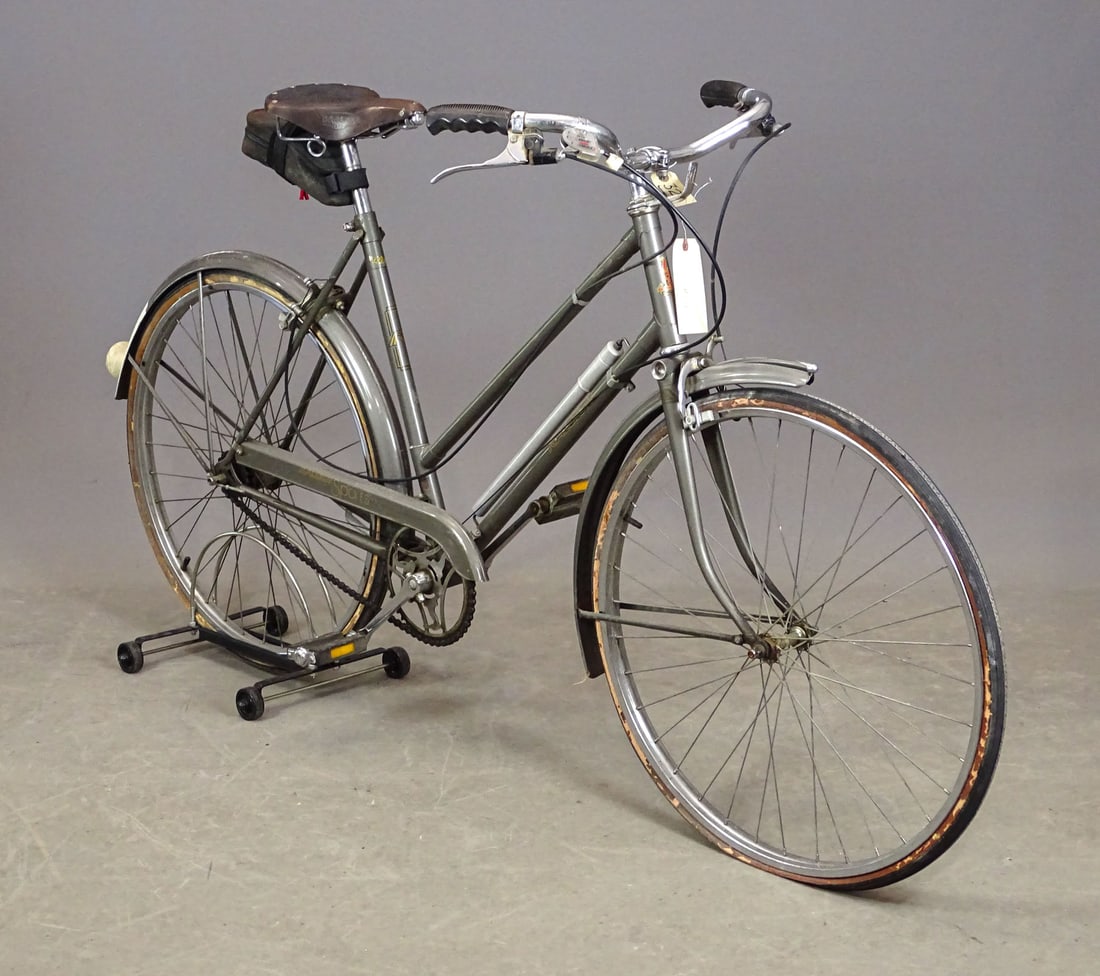 Raleigh Mixte Frame Bicycle - 4