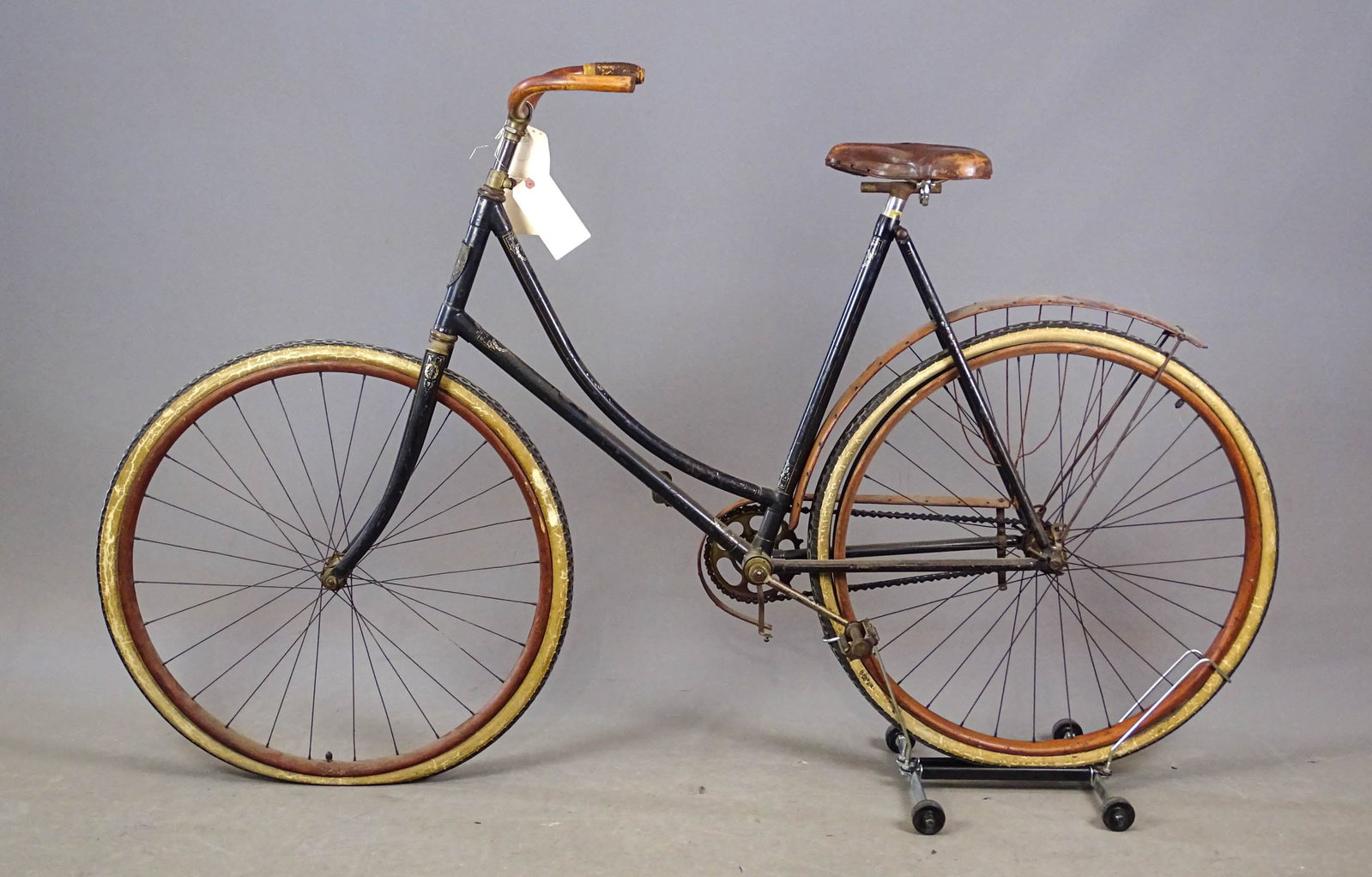 Clyde Cycle Pneumatic Safety Bicycle - 9