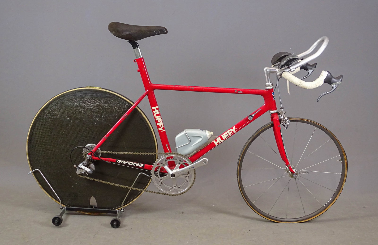 Huffy Time Trial Bicycle: Huffy Time Trial Team racing bicycle. Built by Tom Kellog. . 23" frame. Mark Mattei Collection. Fair condition.