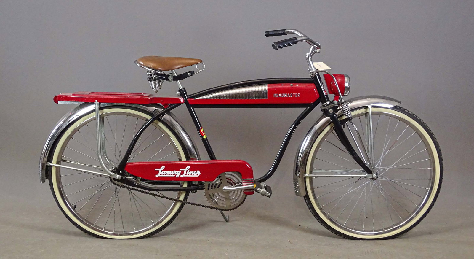 Roadmaster Luxury Liner Bicycle: Roadmaster Luxury Liner ank bicycle. Nice restoration. 19" frame. Troxel saddle, front light, rear rack.