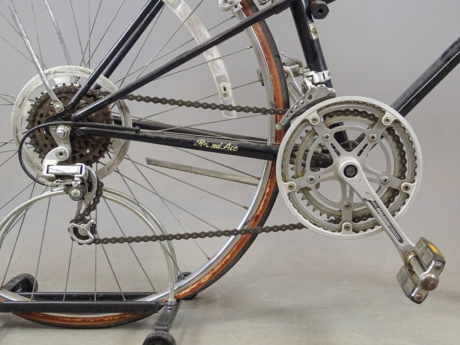 Raleigh Mixte Bicycle - 2