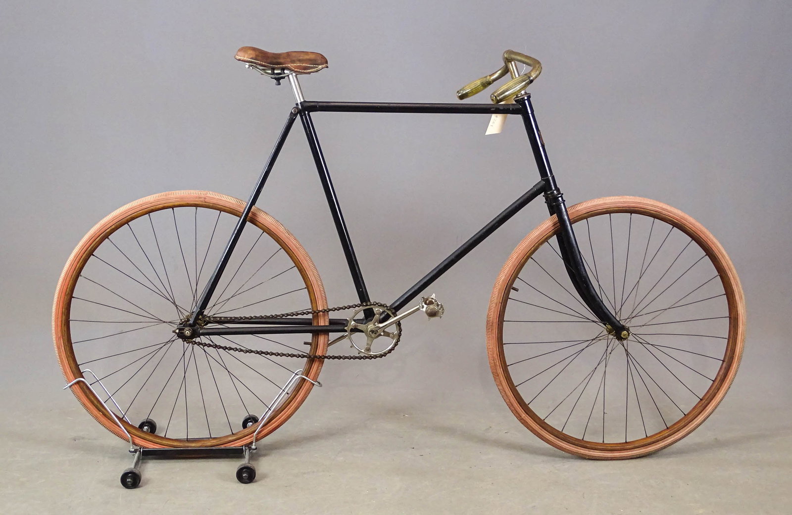 Warwick Pneumatic Safety Bicycle: Warwick Pneumatic Safety bicycle. Model 21, No. 30453. Original condition. 24" frame.