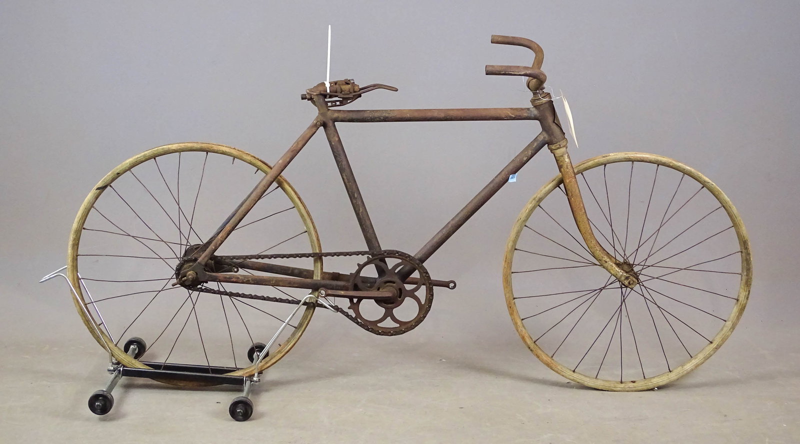 New Standard Youth Bicycle: New Standard youth Pneumatic Safety bicycle. Darling Automobile Company Auburn ME. Barn find condition.