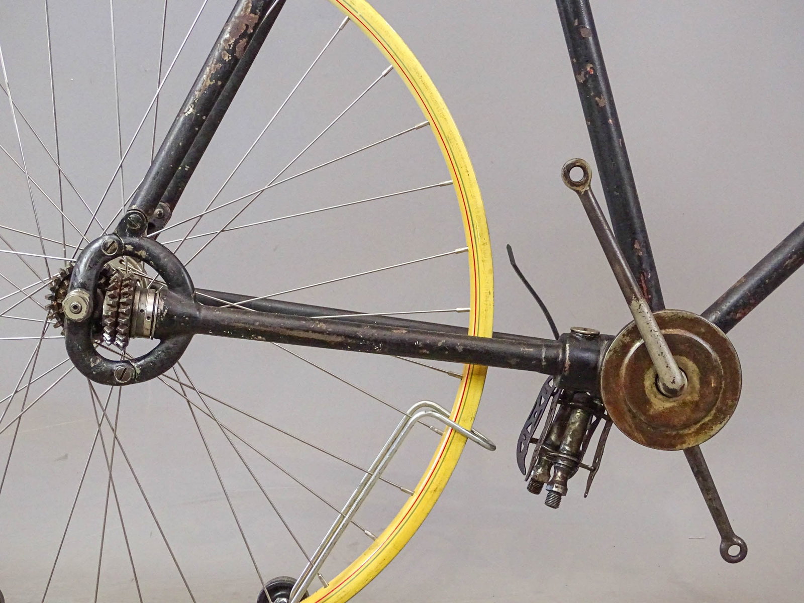 Chainless Pneumatic Safety Bicycle - 2