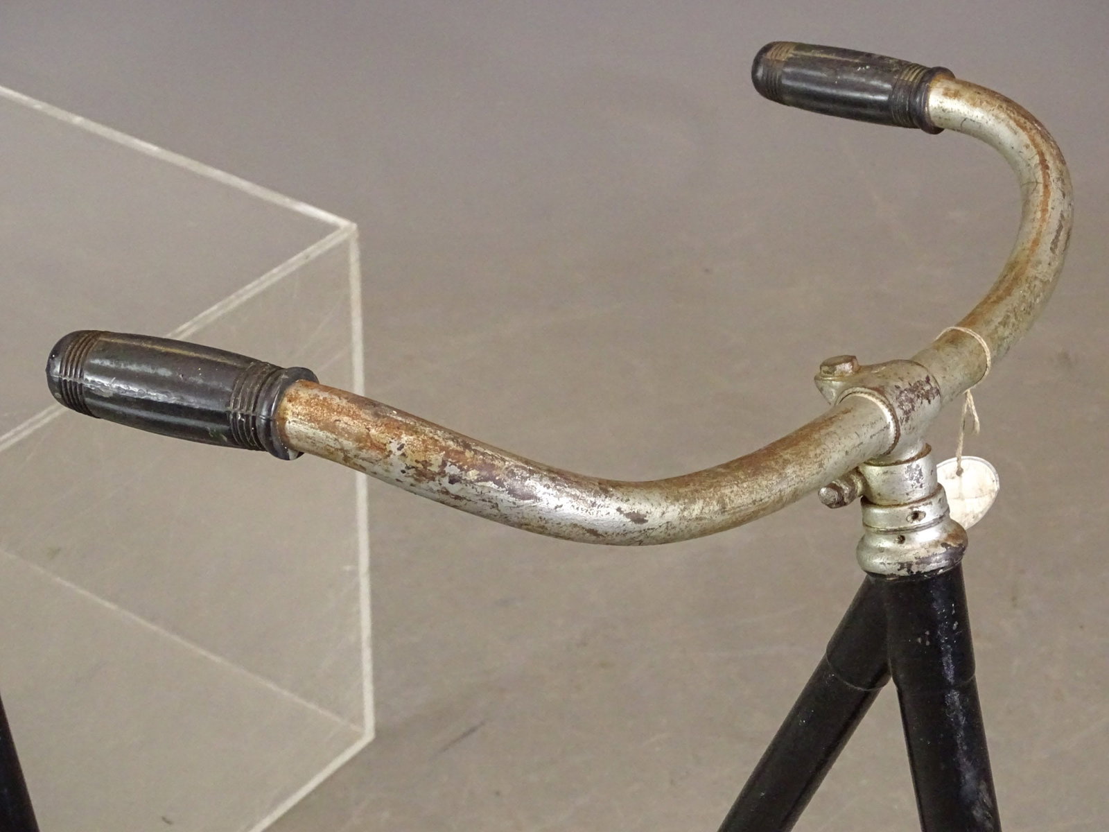 Pneumatic Safety Tandem Frame - 5