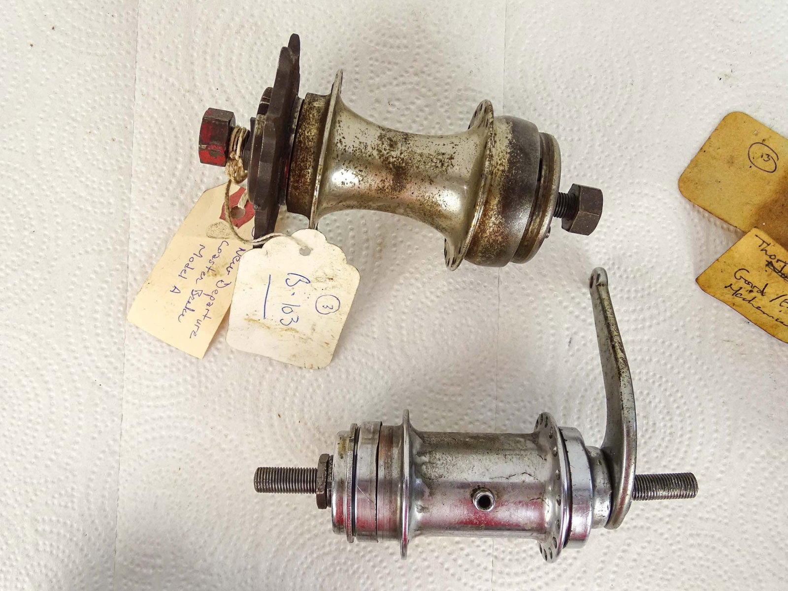 Lot (10) Bicycle Hubs - 2
