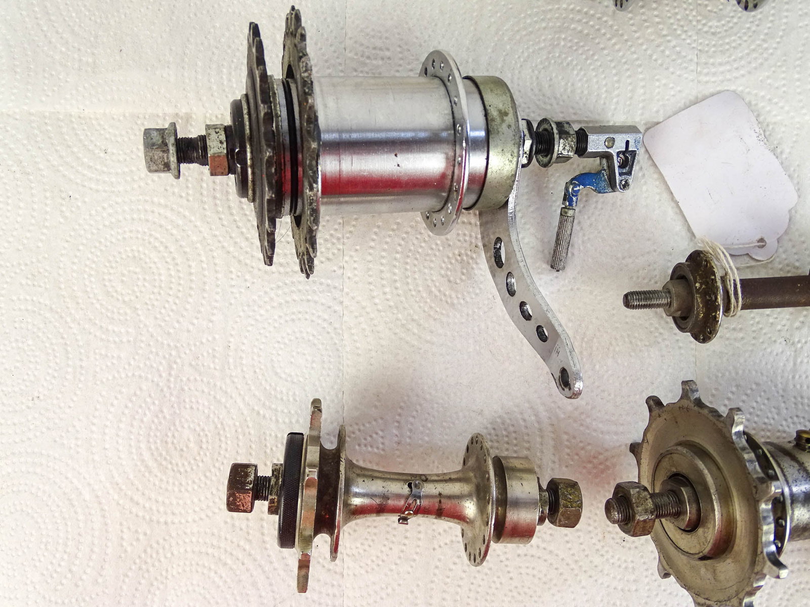 Lot (10) Bicycle Hubs - 6