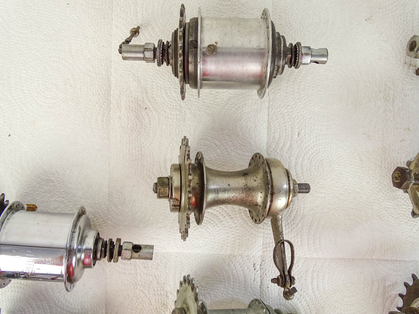 Lot (10) Bicycle Hubs - 3