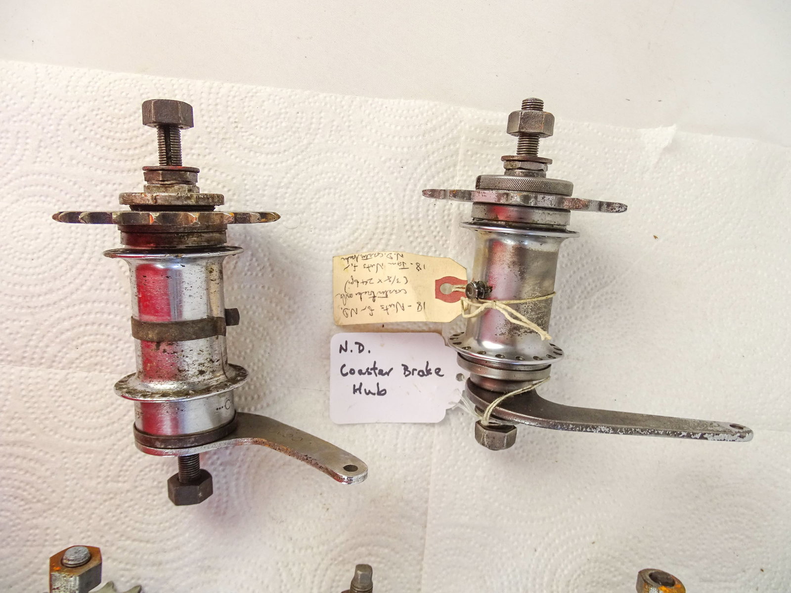 Lot (10) Bicycle Hubs - 2