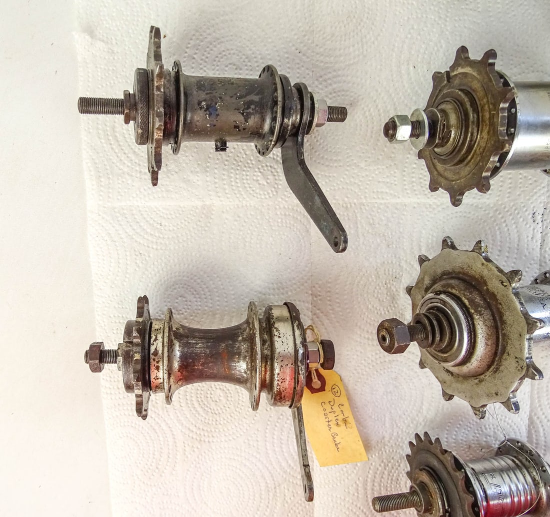Lot (10) Bicycle Hubs - 2