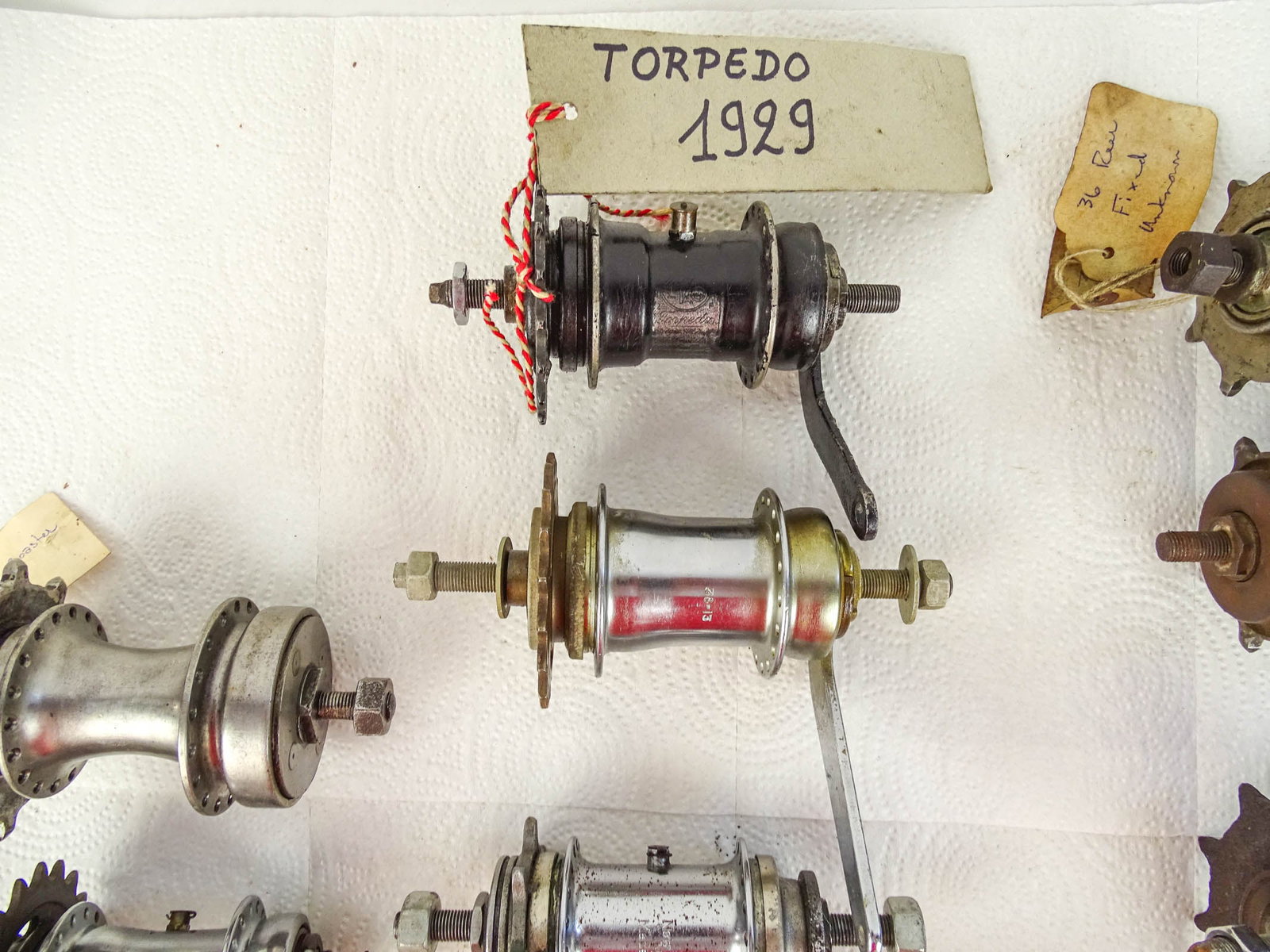 Lot (10) Bicycle Hubs - 3