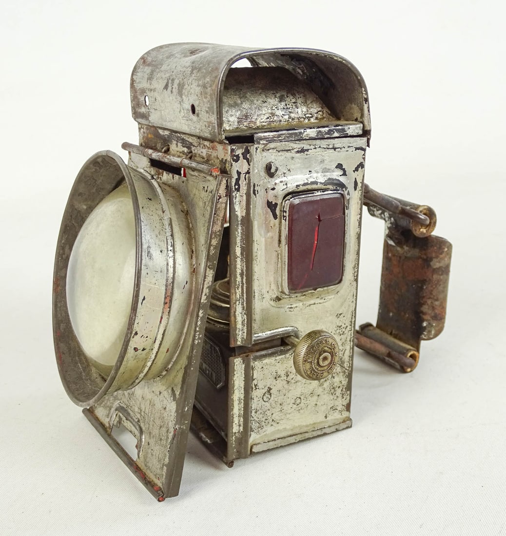 Hard Tire Safety Lamp: Hard tire safety lamp "The Cycle Fitting Co.". Fair condition.