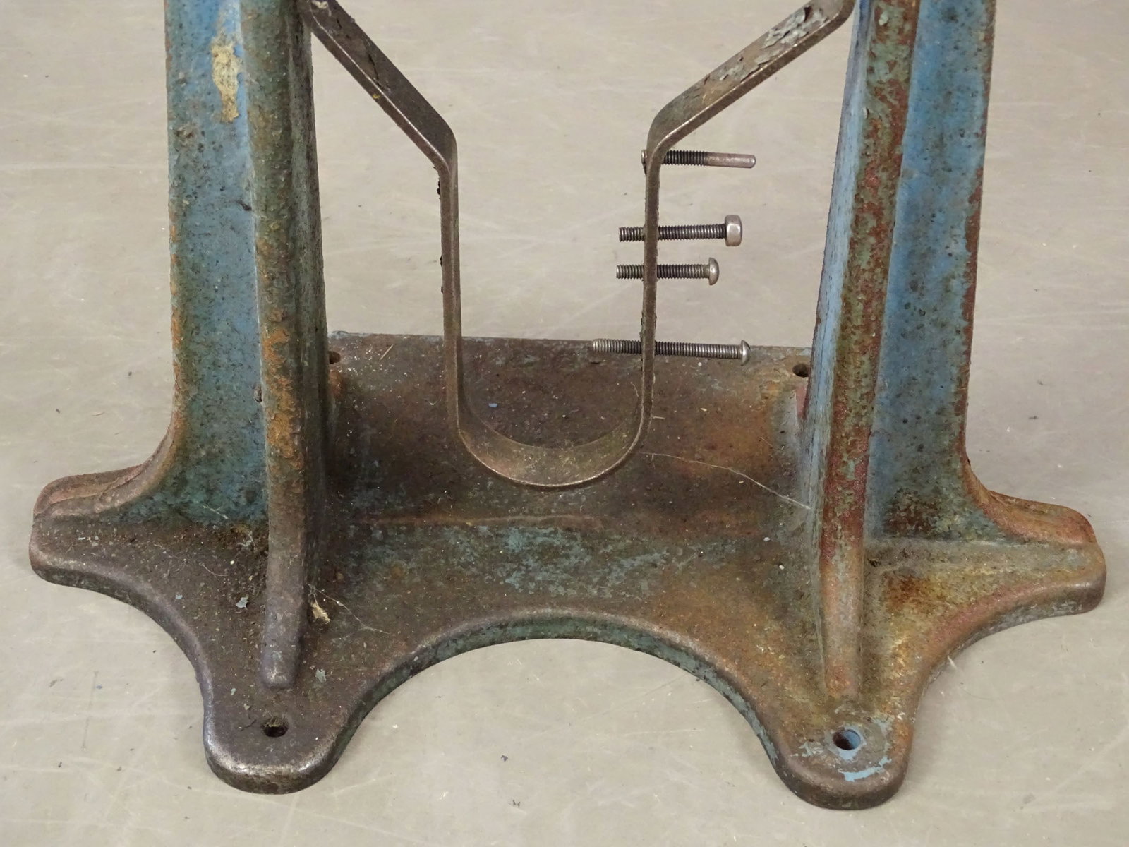 Vintage Truing Stand - 2