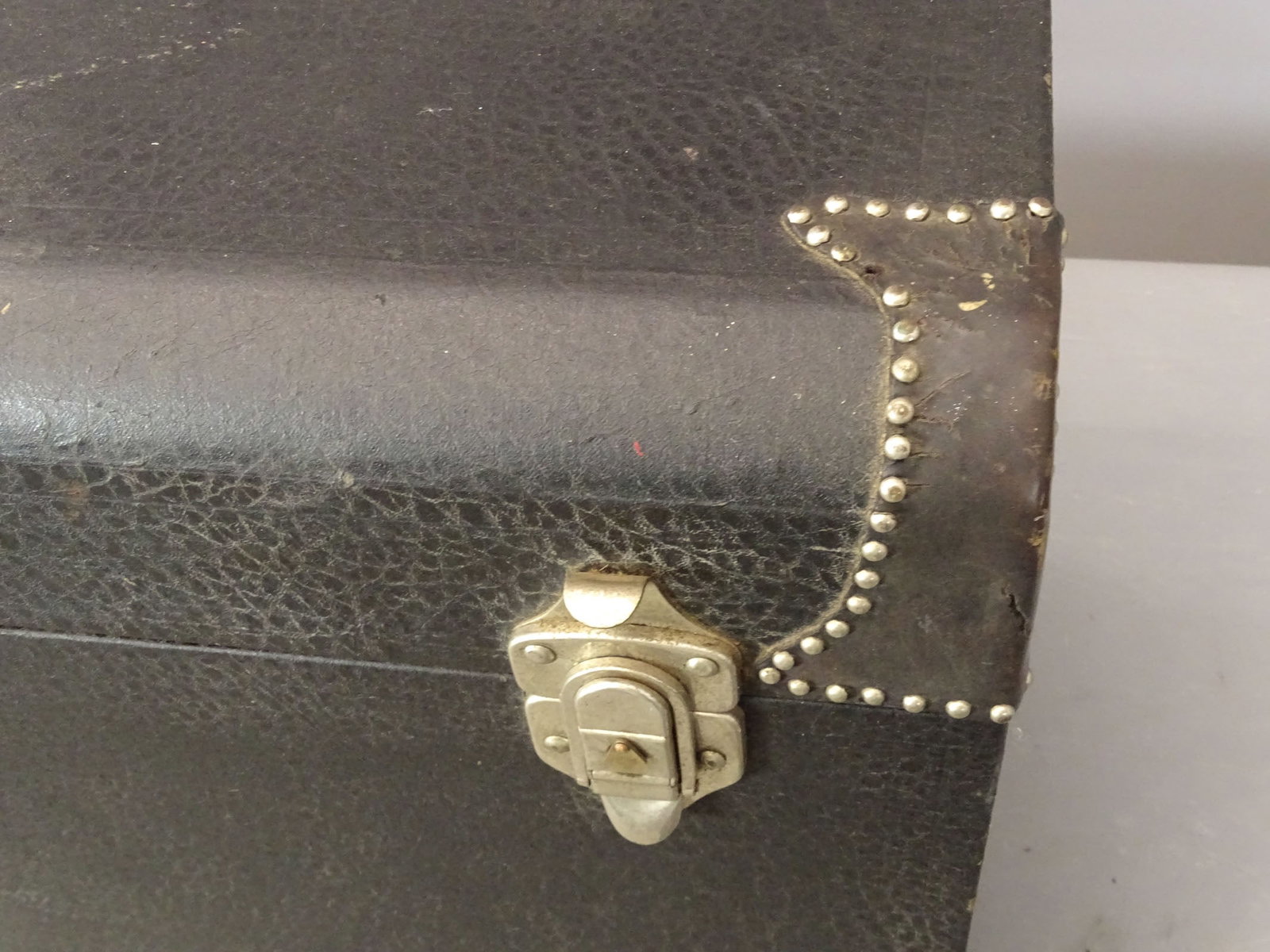 Early Automobile Trunk - 4