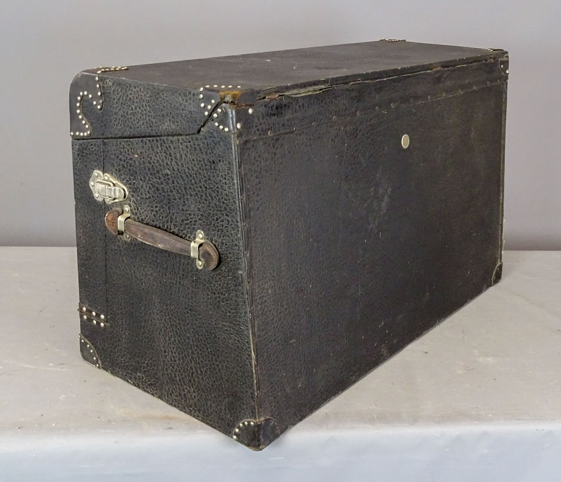 Early Automobile Trunk - 6