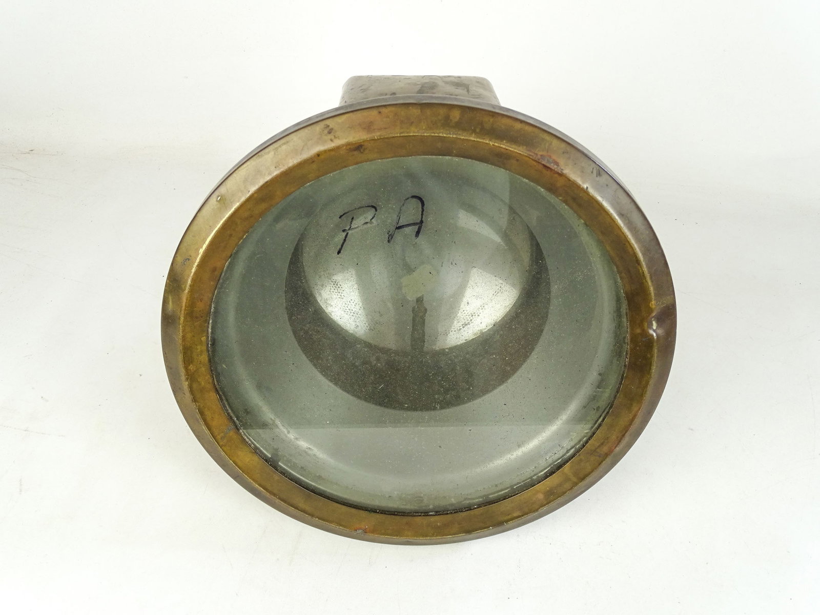 Pierce Arrow Headlight: Pierce Arrow automobile headlight. Solar #1088. Good condition.