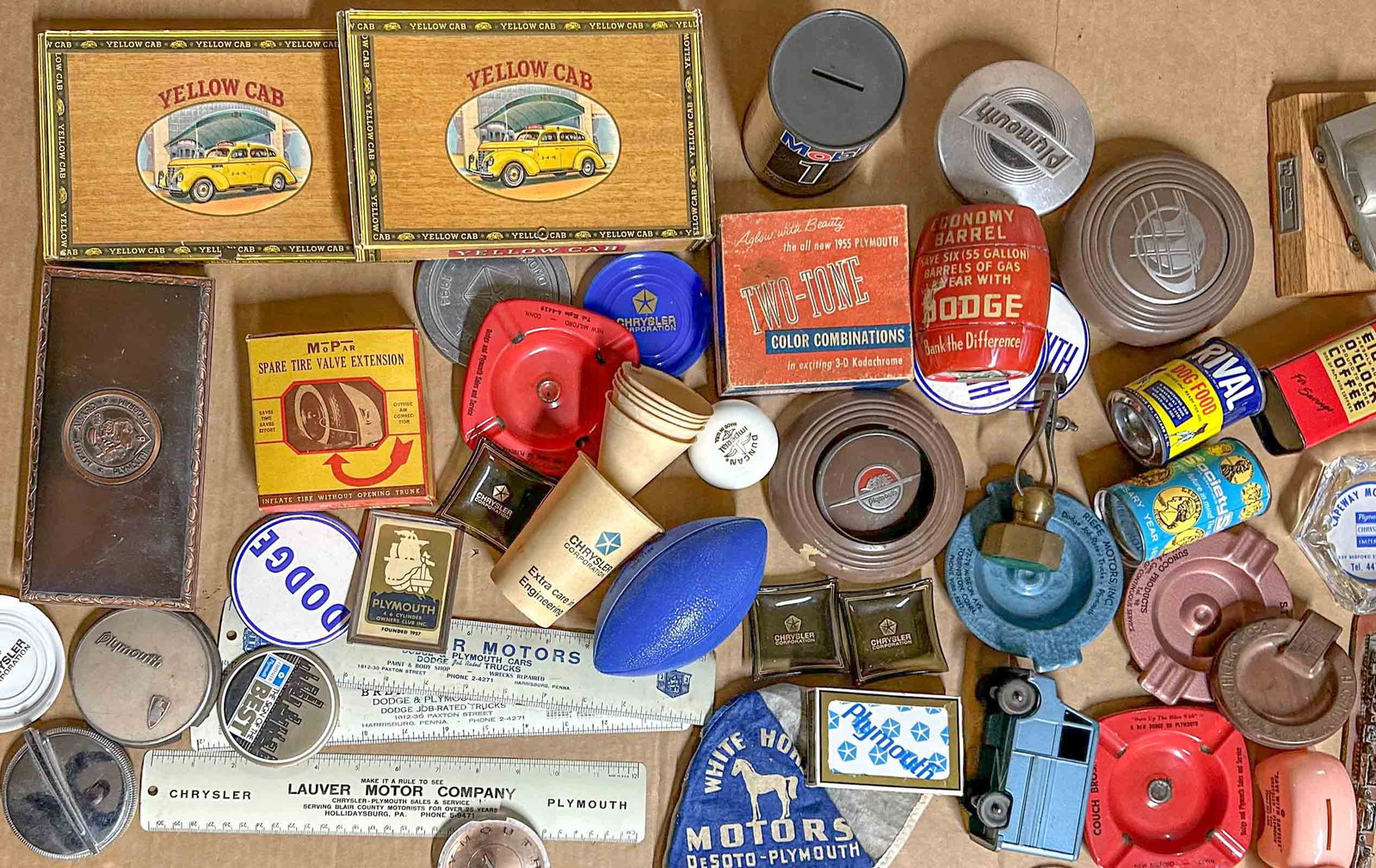 Misc. Lot: Collection of misc collectibles from the 1930's - 1950's, ashtrays, horn buttons, advertising banks, etc, good vendors lot.