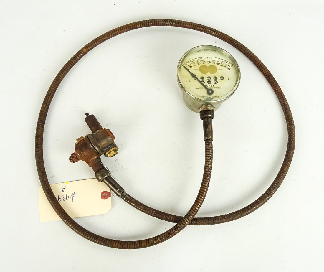 Jones Speedo, Cable & Drive: Jones 60MPH speedo, cable and drive. 66" cable. Good condition.