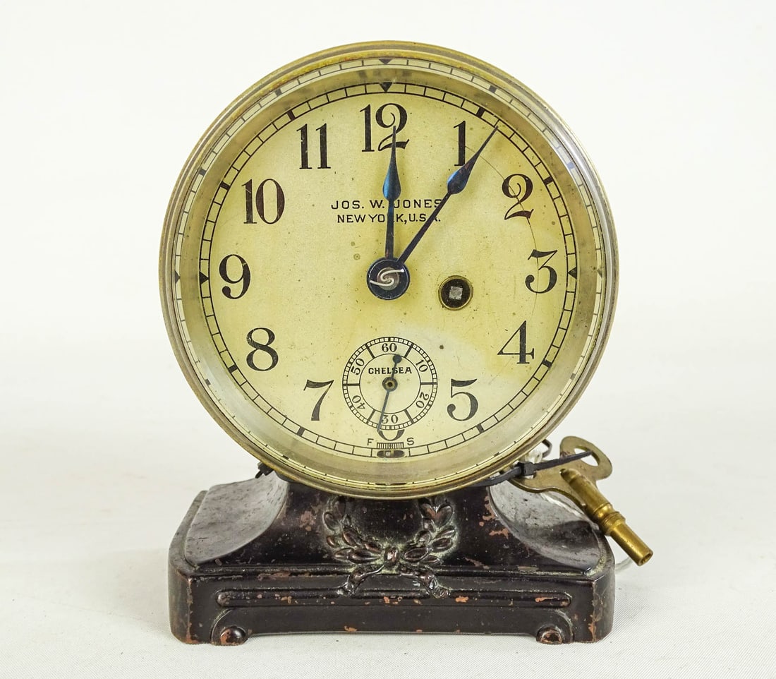 Jones Speedometer: Jones speedometer desk clock (Chelsea). Good condition.