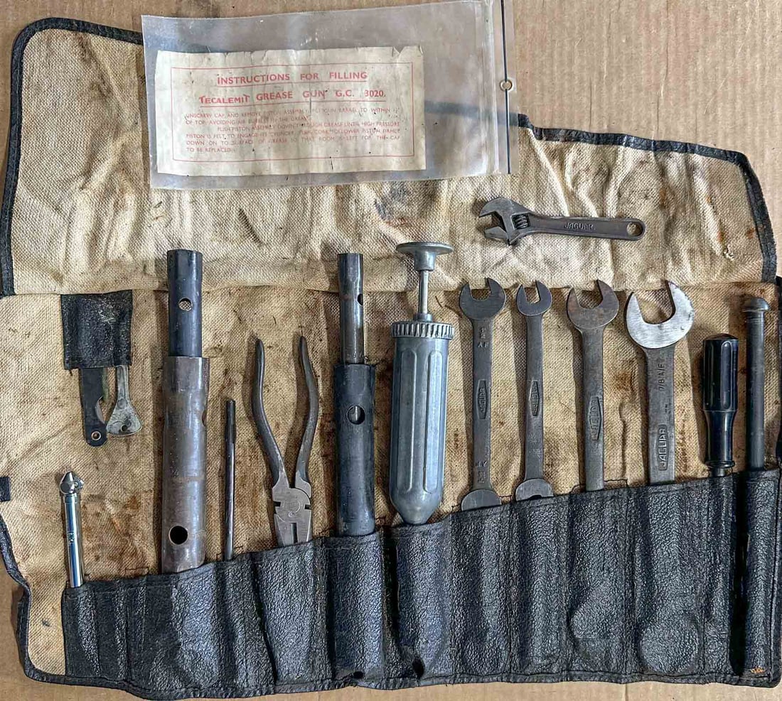 Jaguar Tool Kit (1 of 3)