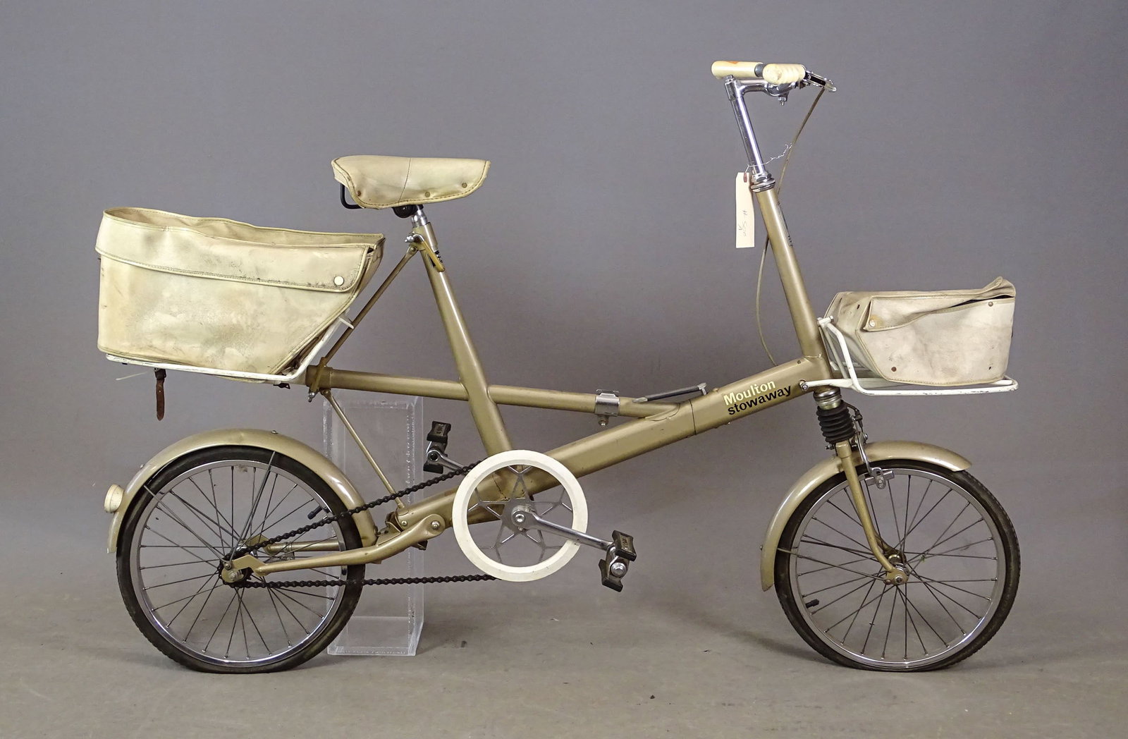 Moulton Stowaway Bicycle: Vintage Moulton Stowaway bicycle. Good condition. Mark Mattei Collection.