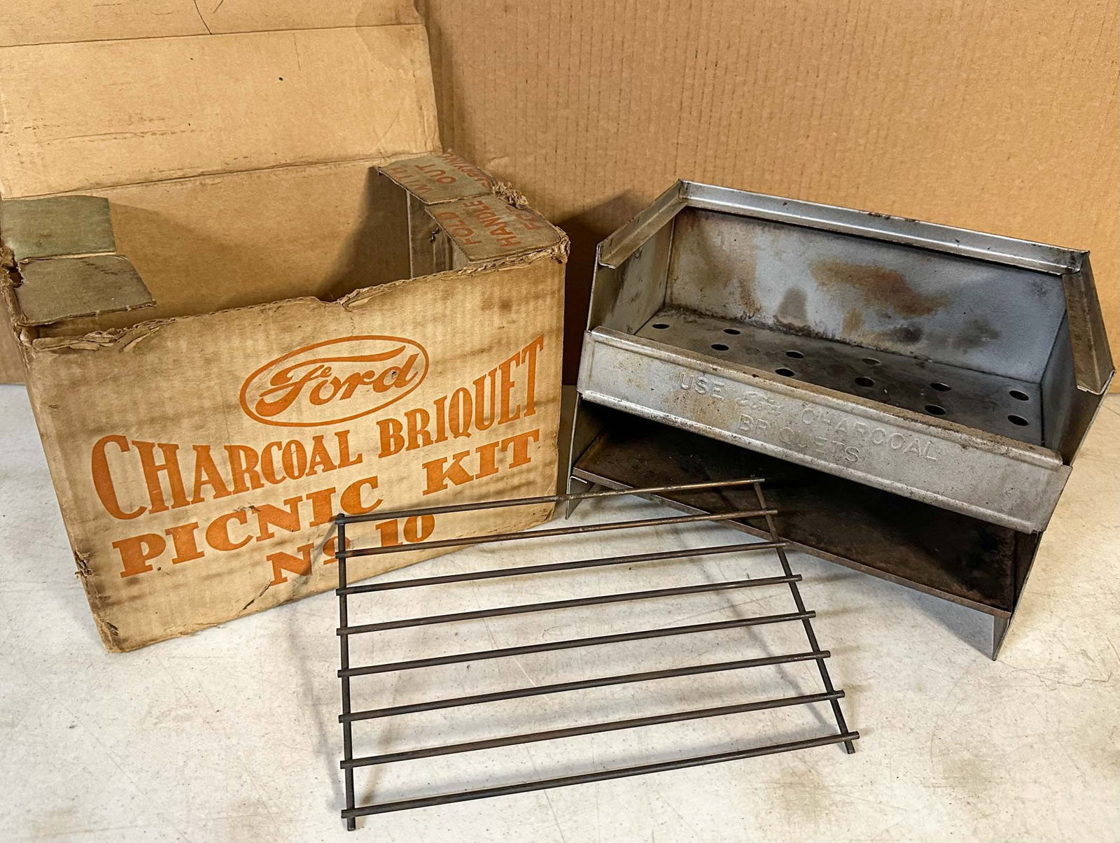 Ford Picnic Grill - 3