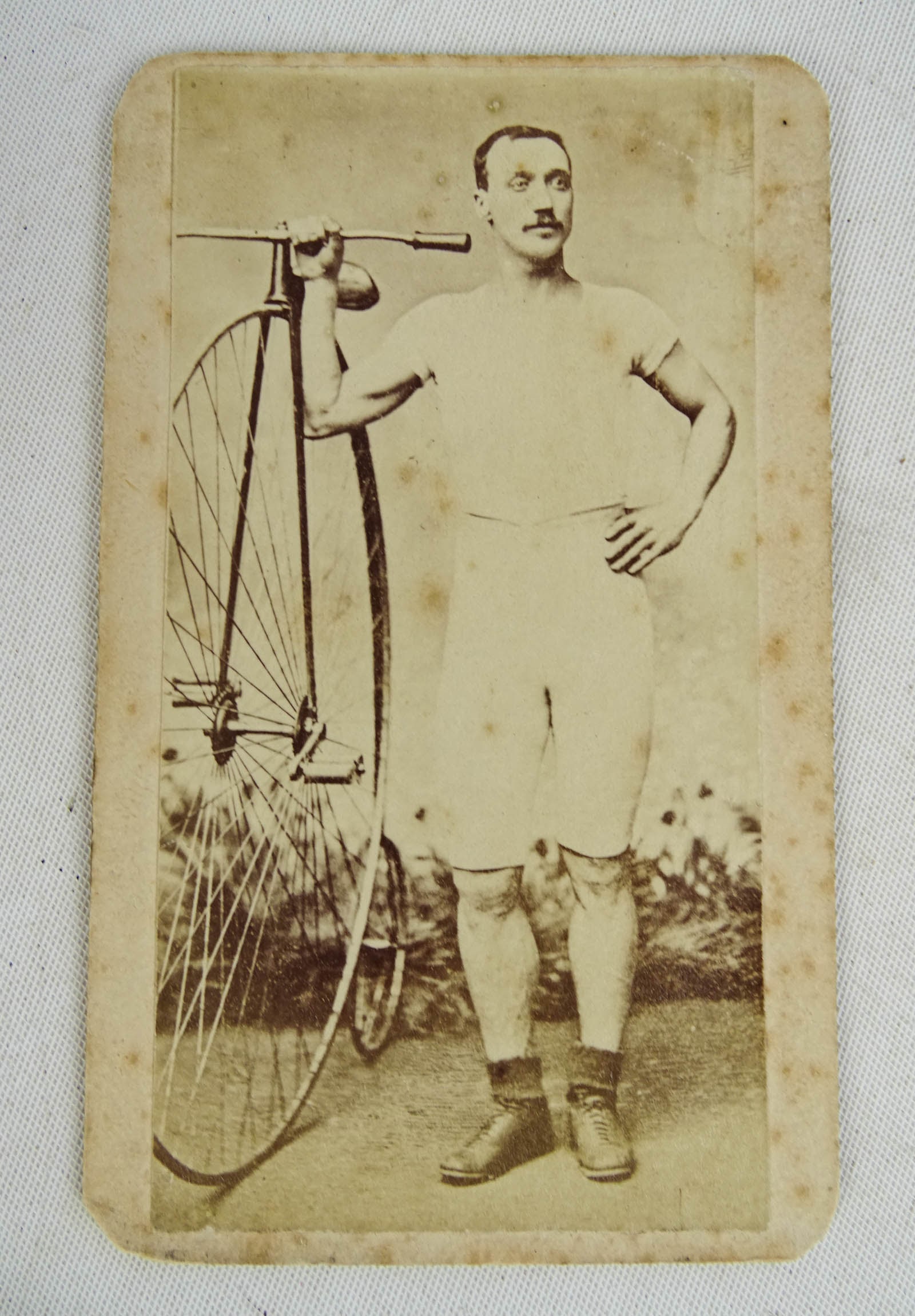 John Keen Photos - 5