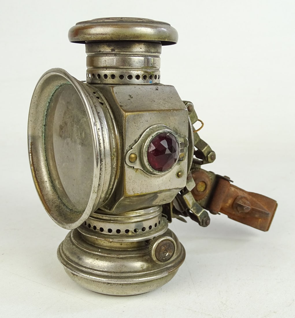 The MW 97 Lamp: The M+W '97 lamp - Matthews & Willard Waterbury Connecticut 1897. All lenses intact - lamp is complete and original. Nice condition. Glenn Eames Collection Burlington Vermont.
