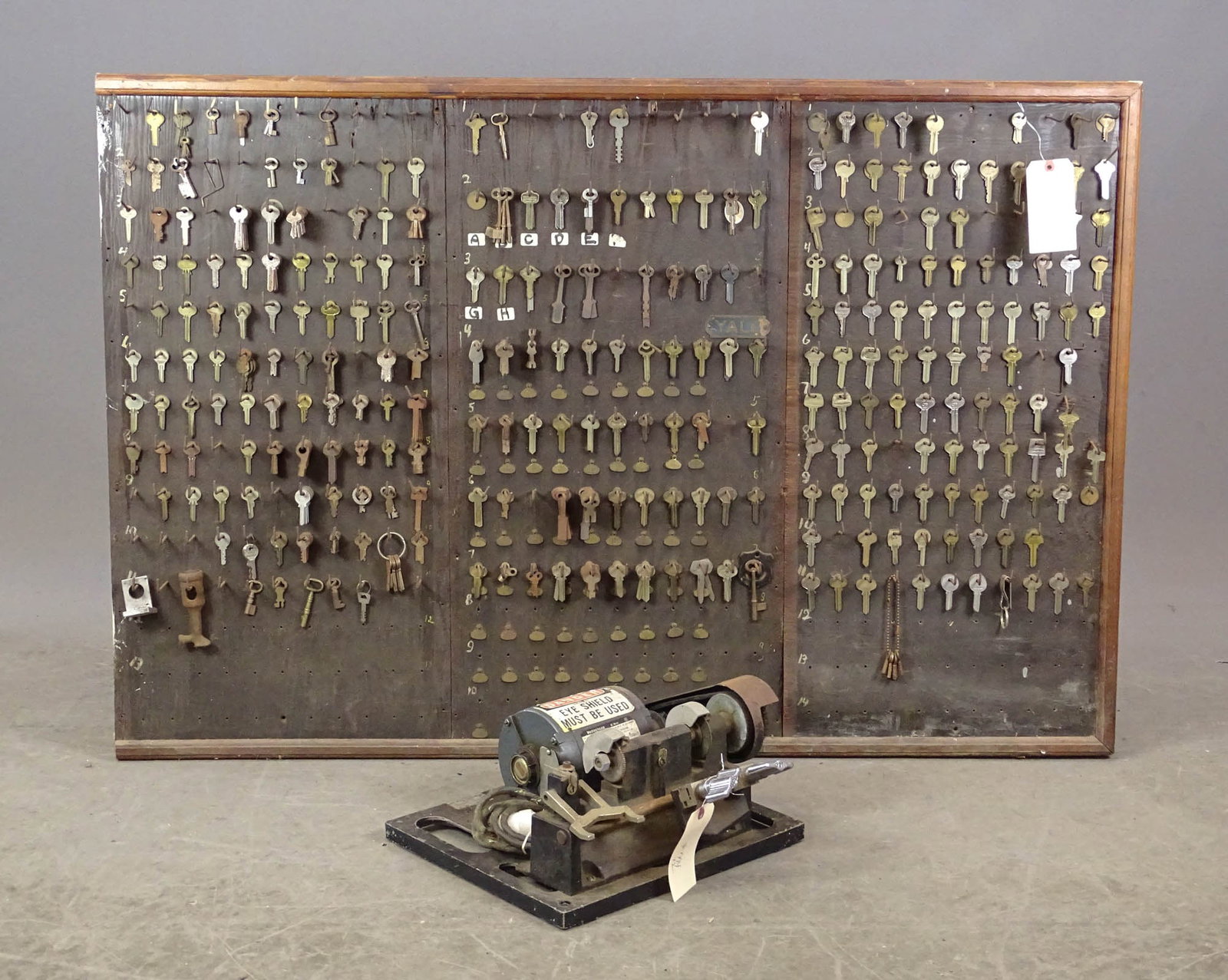 Vintage Key Board: Vintage key board from William Patterson College (55" x 37 1/2"), along with grinder motor.