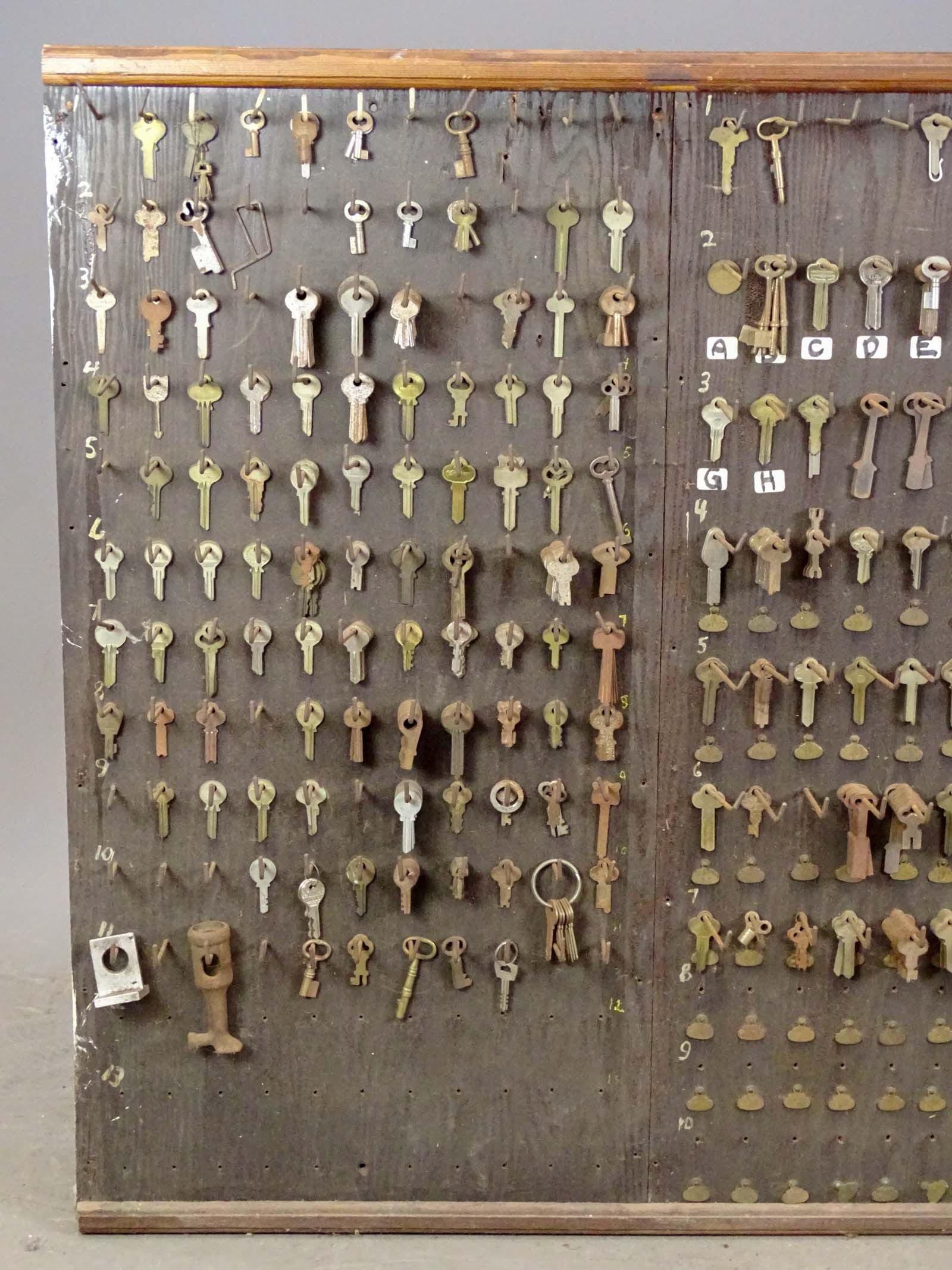 Vintage Key Board - 8