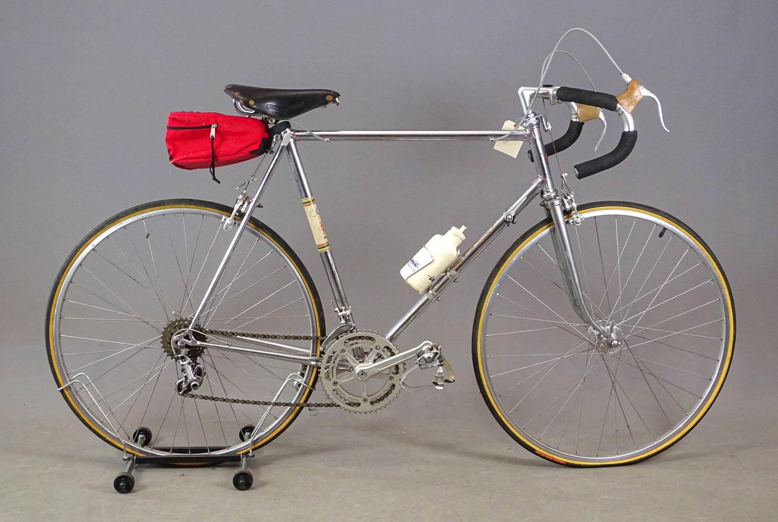 Schwinn Paramount Racing Bicycle: Schwinn Paramount Light Weight racing bicycle. 24" frame. Brooks Professional saddle, Campagnolo accessories. Good condition.